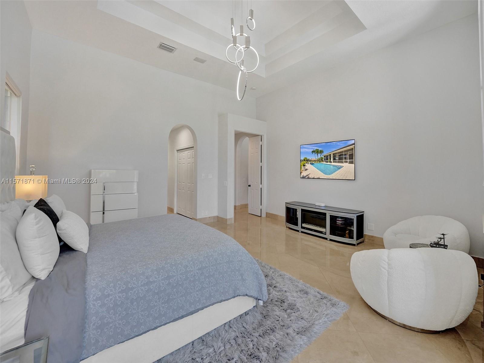 2440 Provence Cir