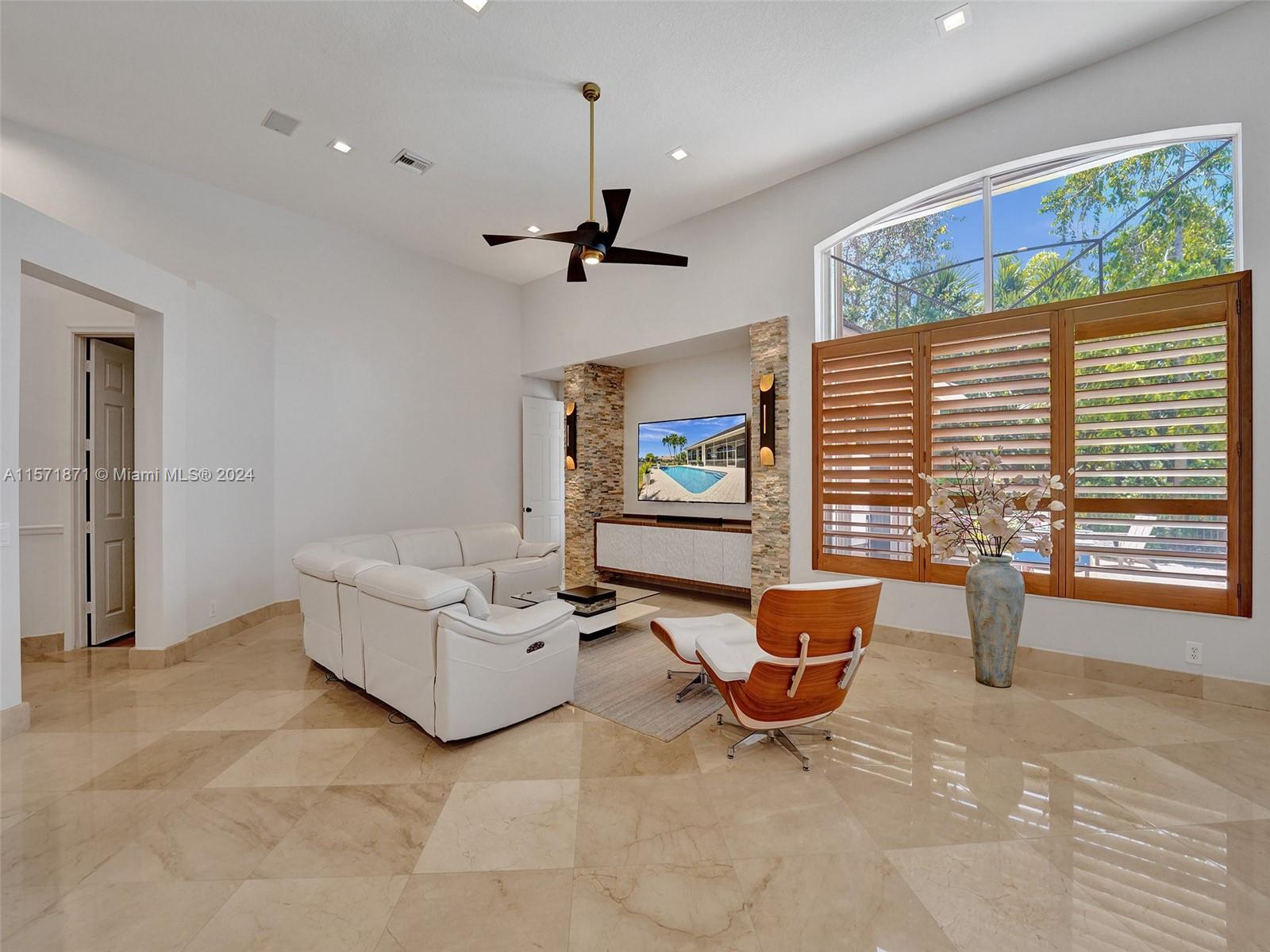 2440 Provence Cir