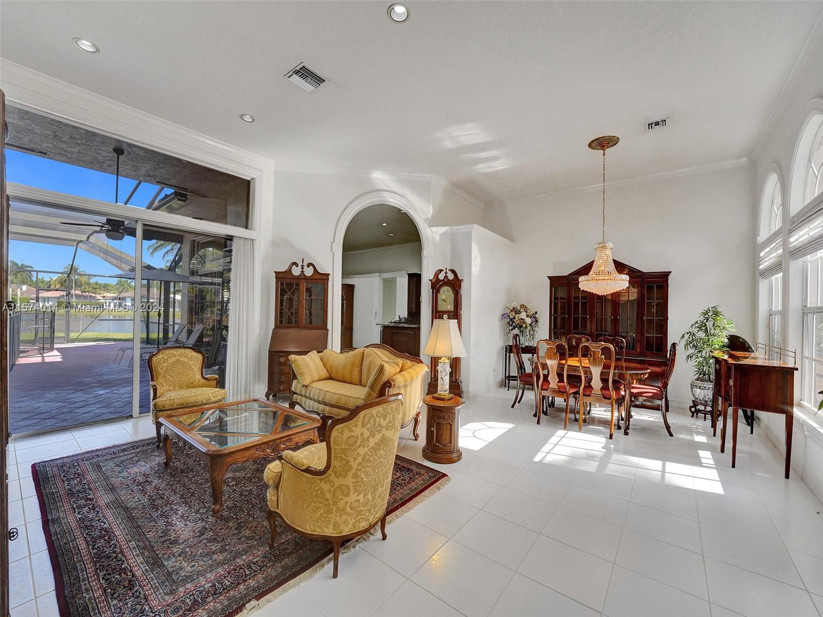 2523 Golf View Dr