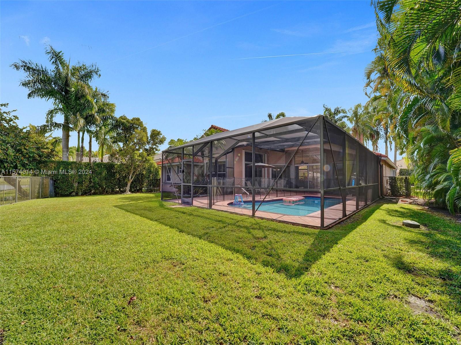 2523 Golf View Dr