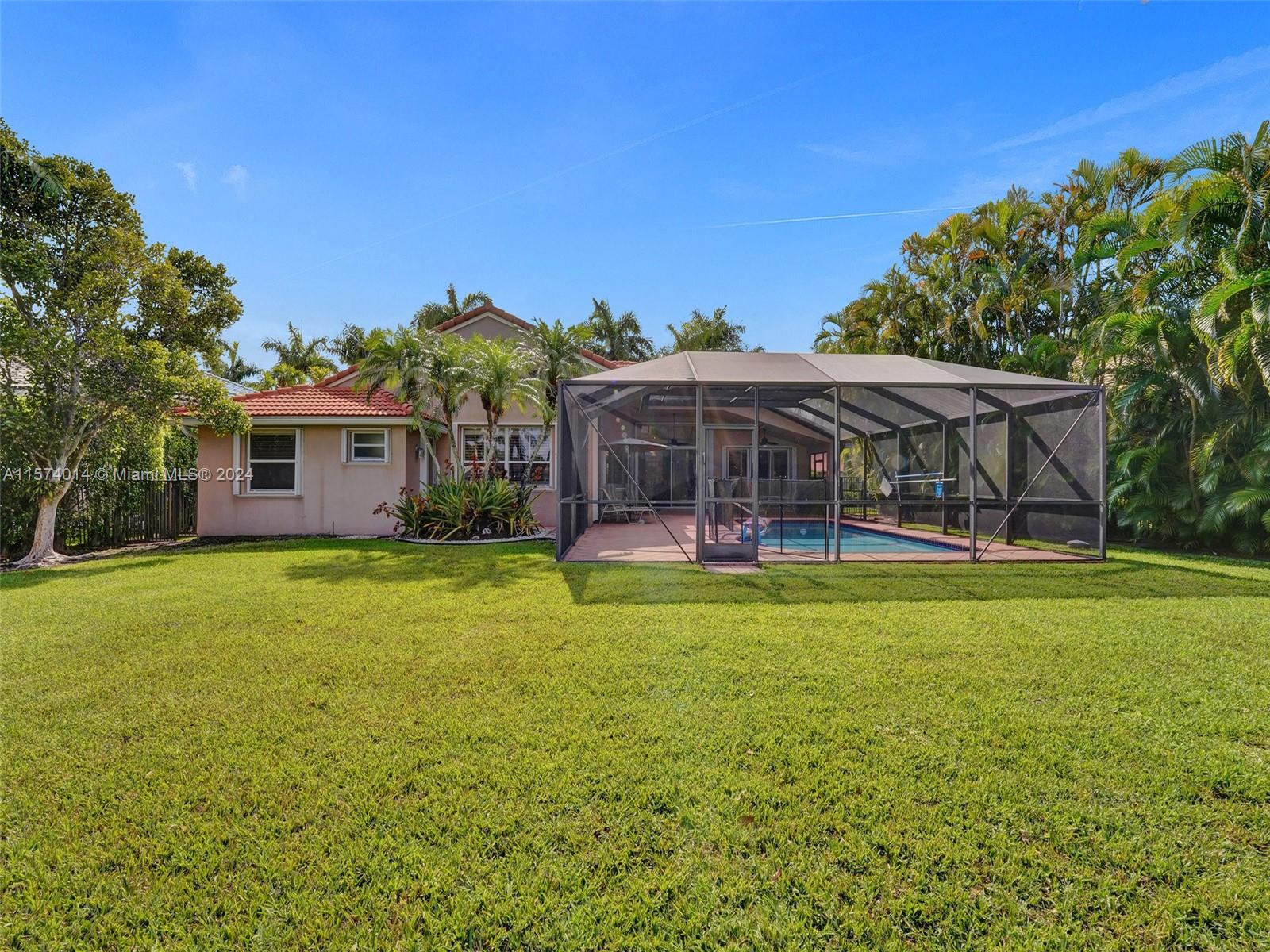 2523 Golf View Dr