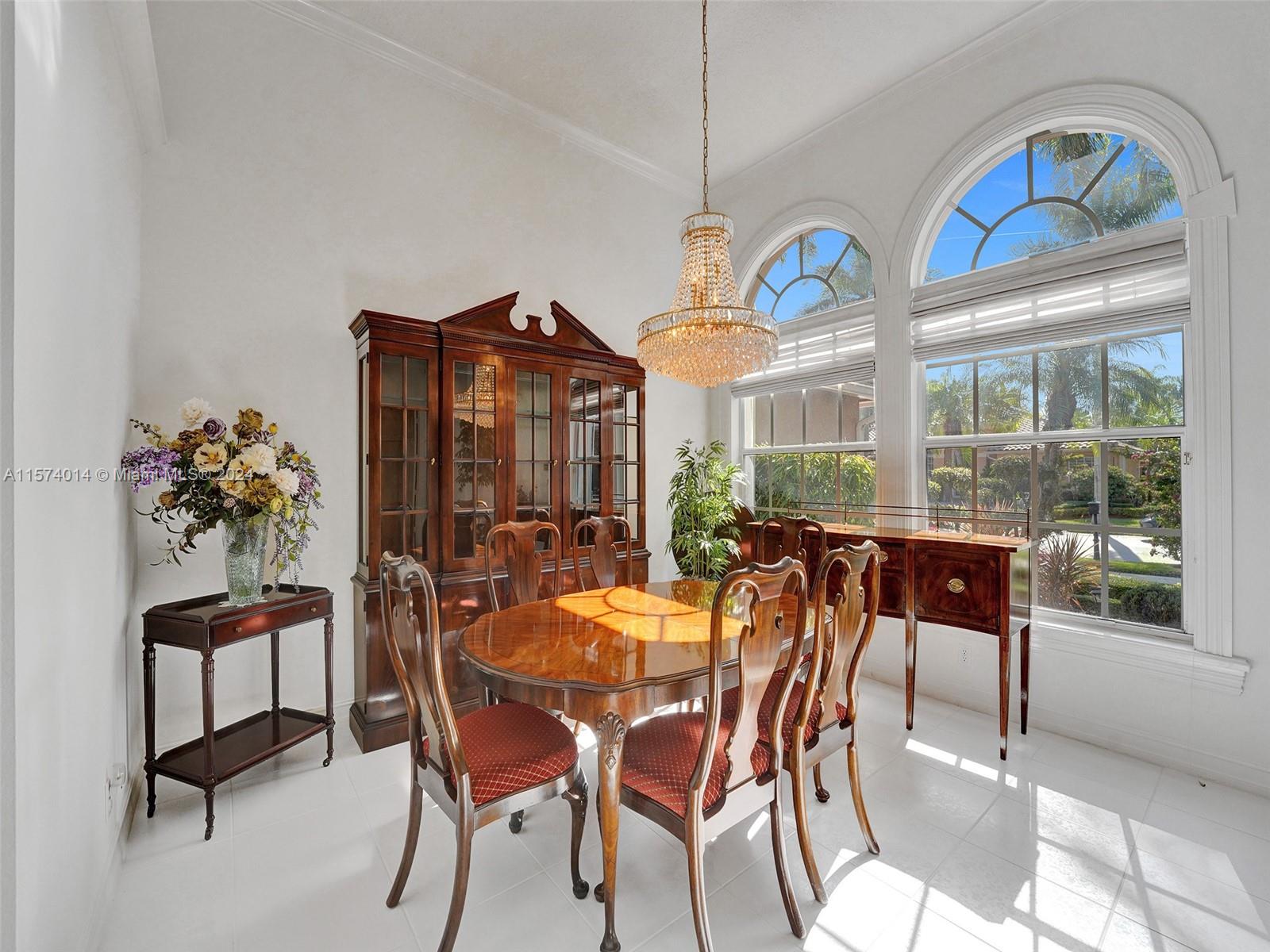 2523 Golf View Dr