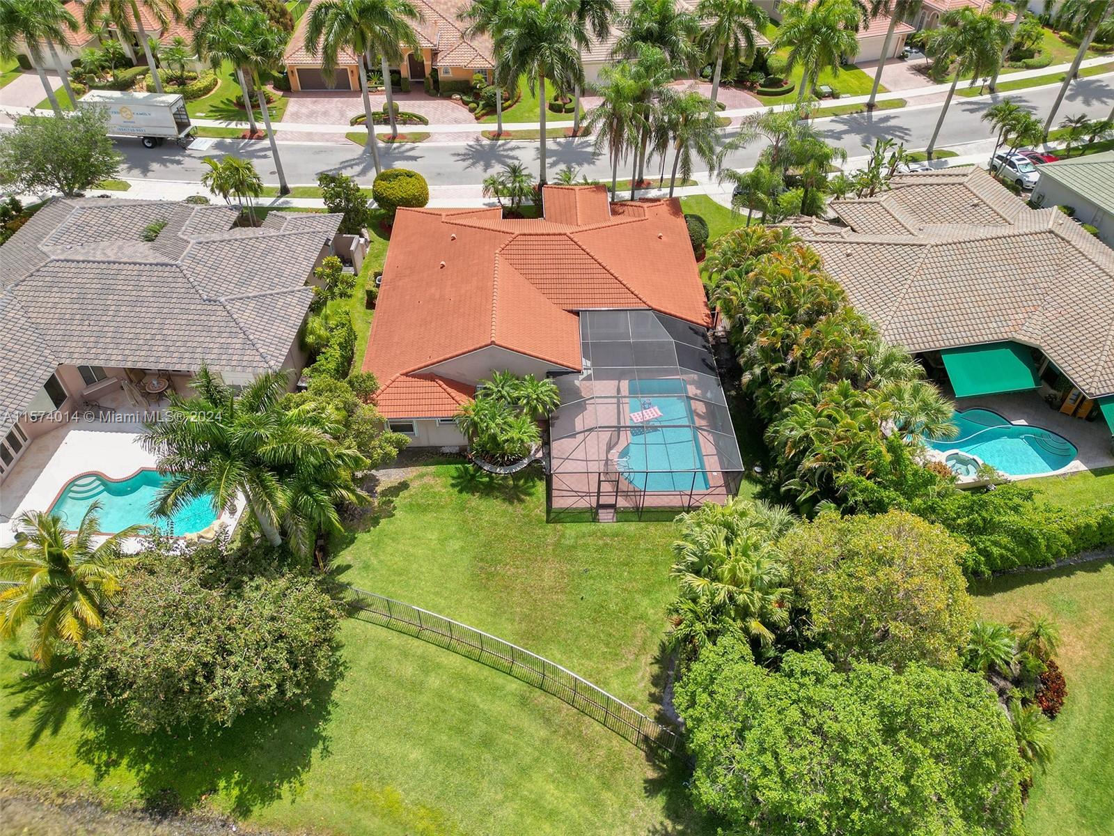 2523 Golf View Dr