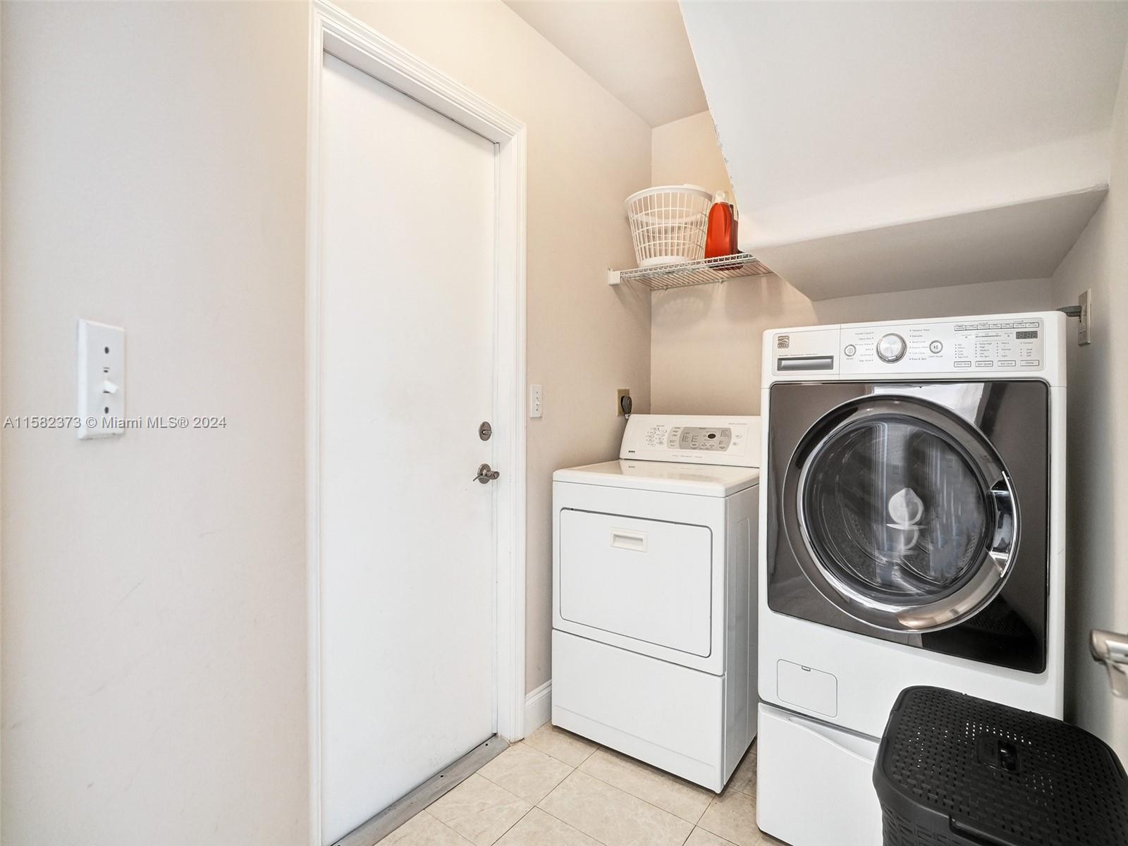 820 Garnet Cir