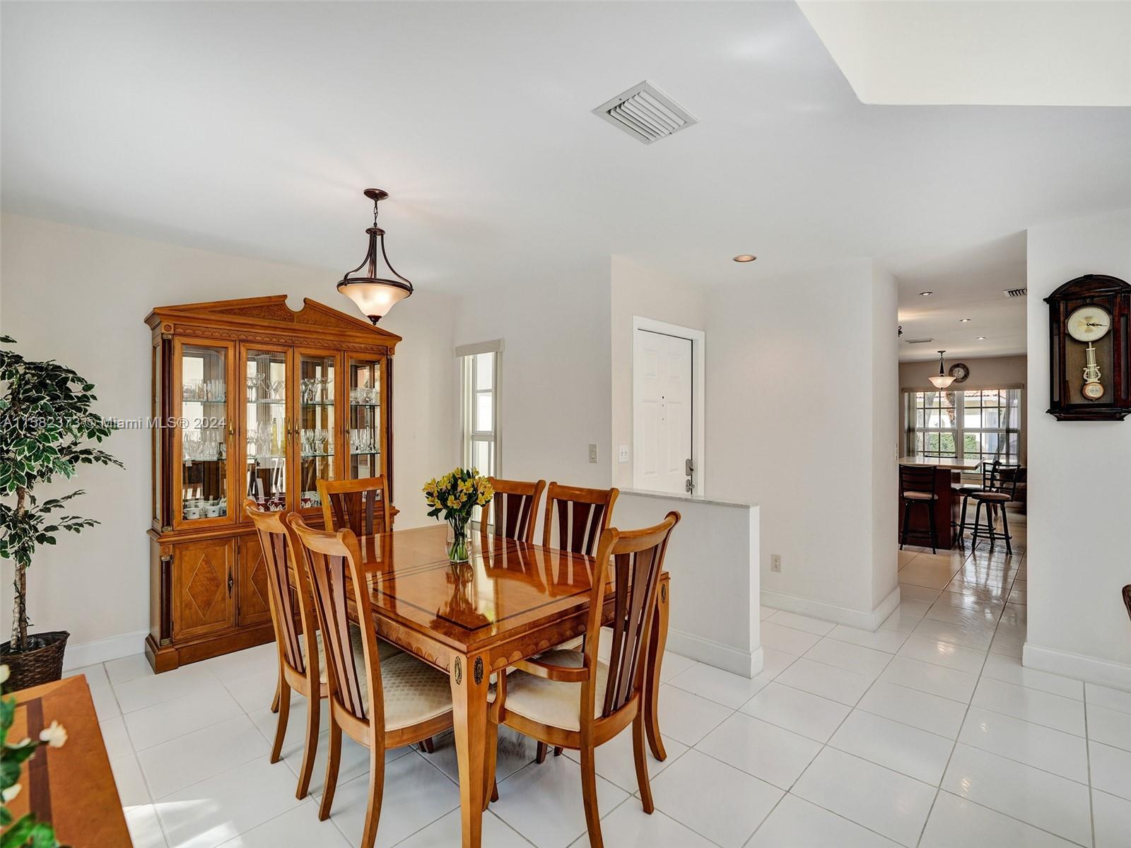 820 Garnet Cir