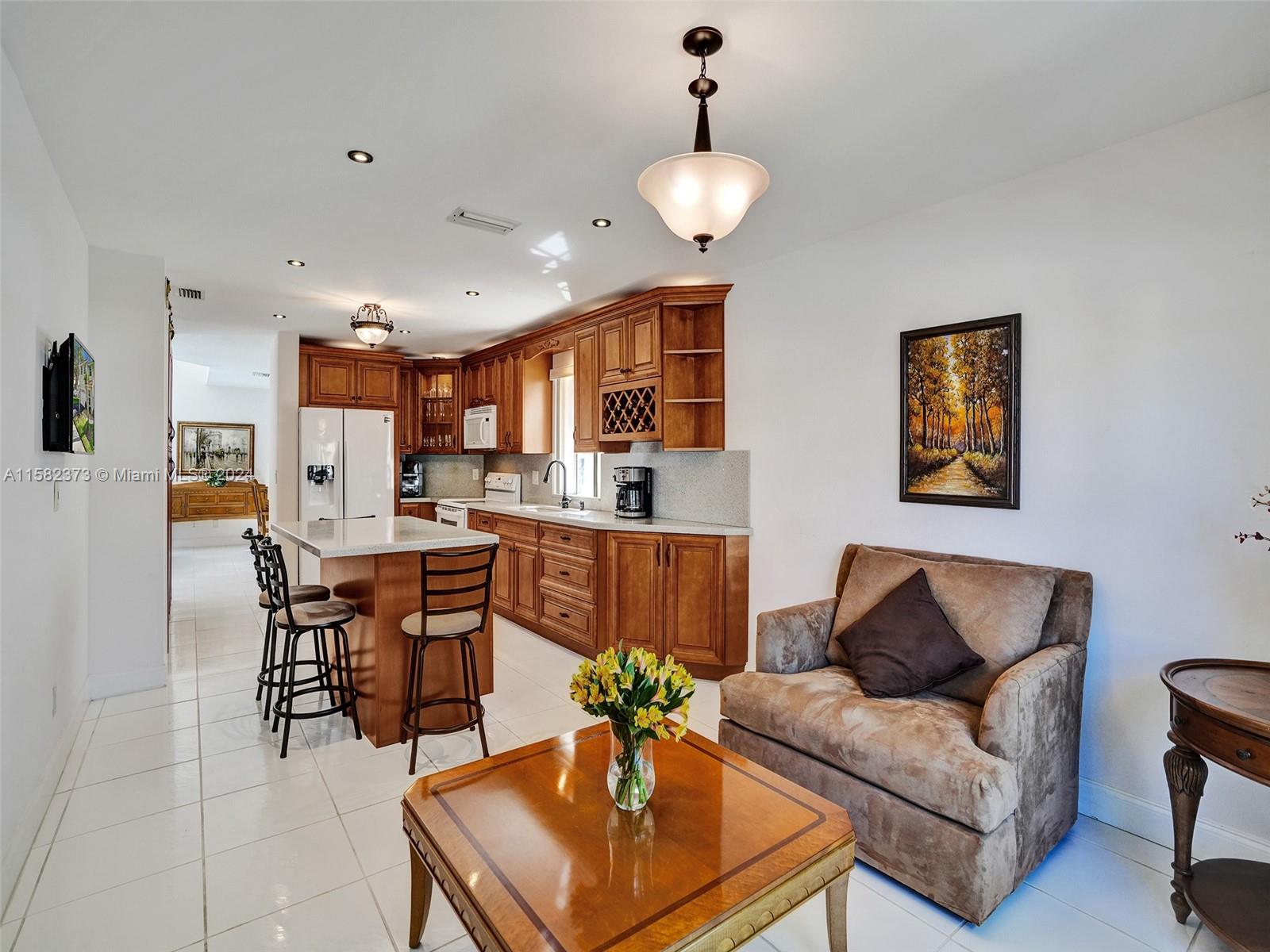 820 Garnet Cir