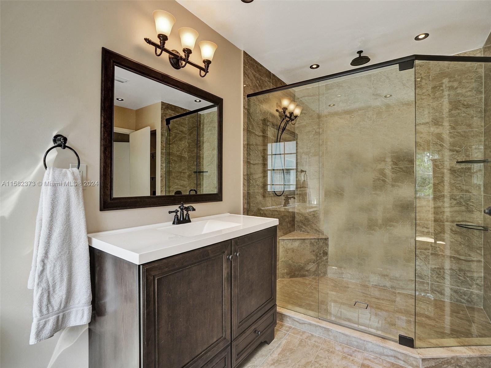 820 Garnet Cir