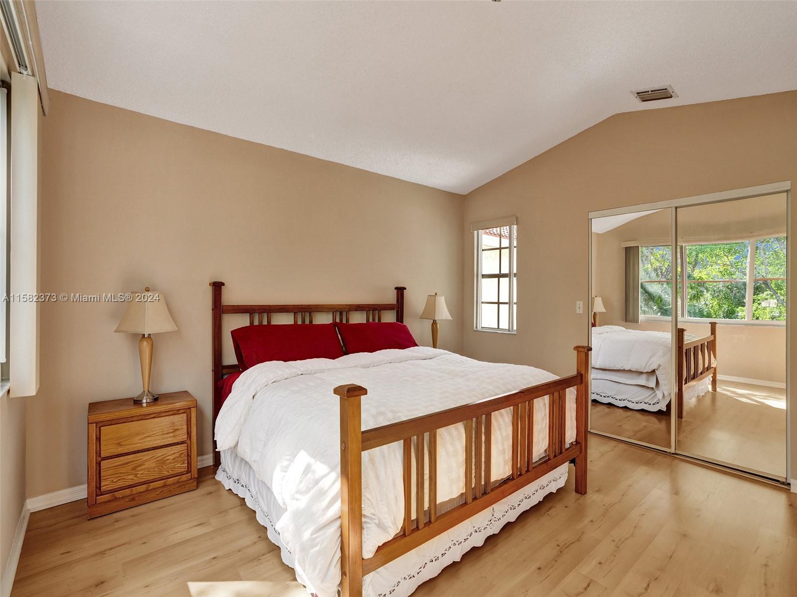 820 Garnet Cir