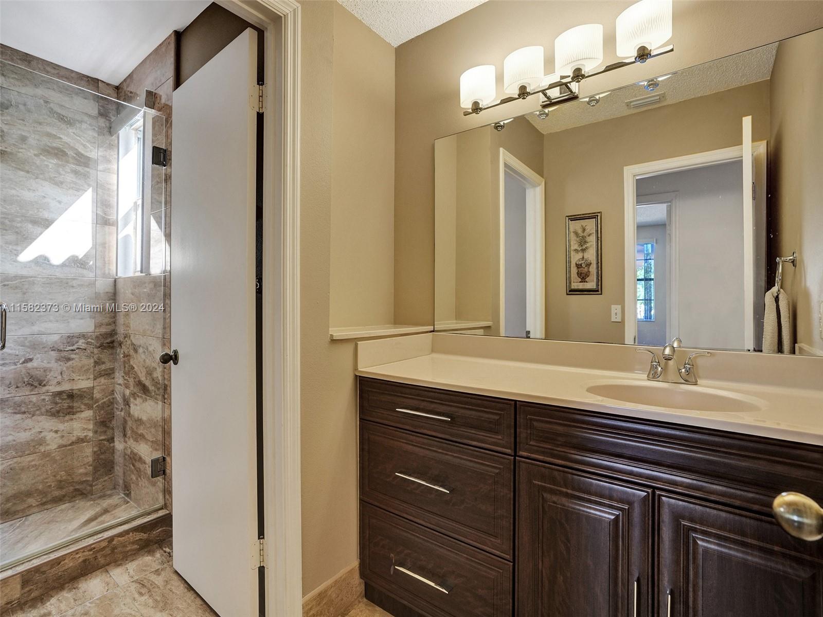 820 Garnet Cir