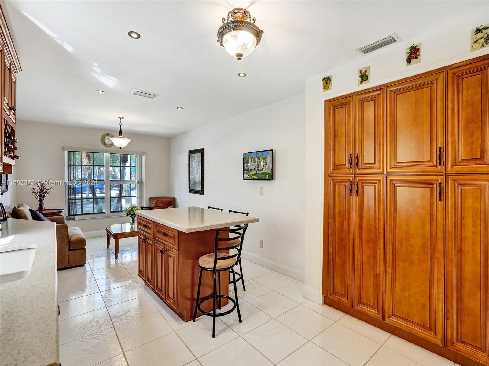 820 Garnet Cir