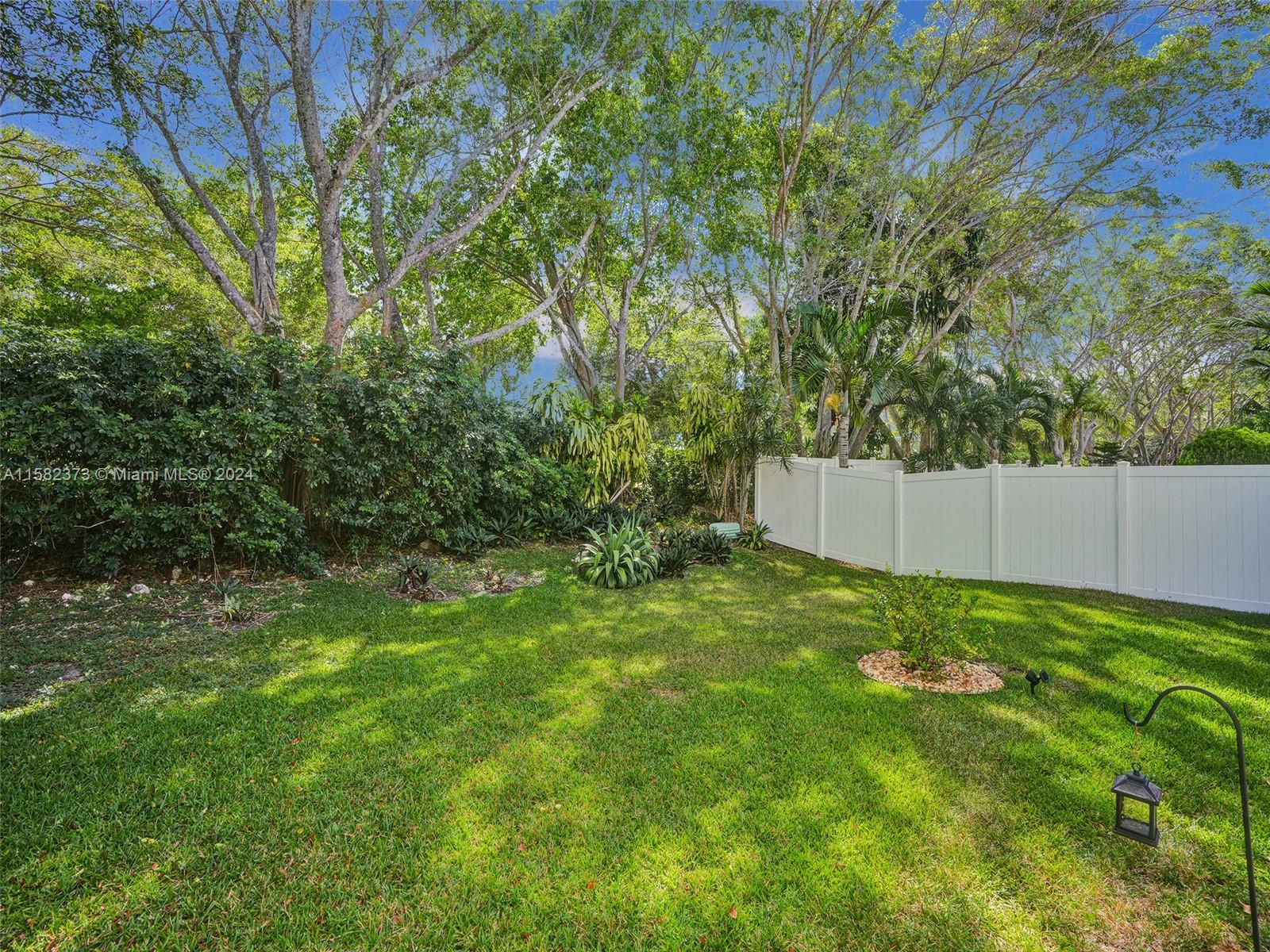 820 Garnet Cir