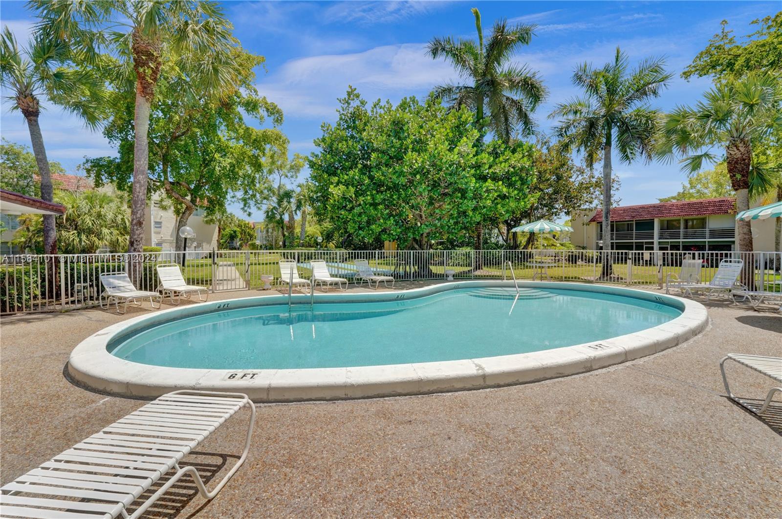 3772 Inverrary Blvd # 107
