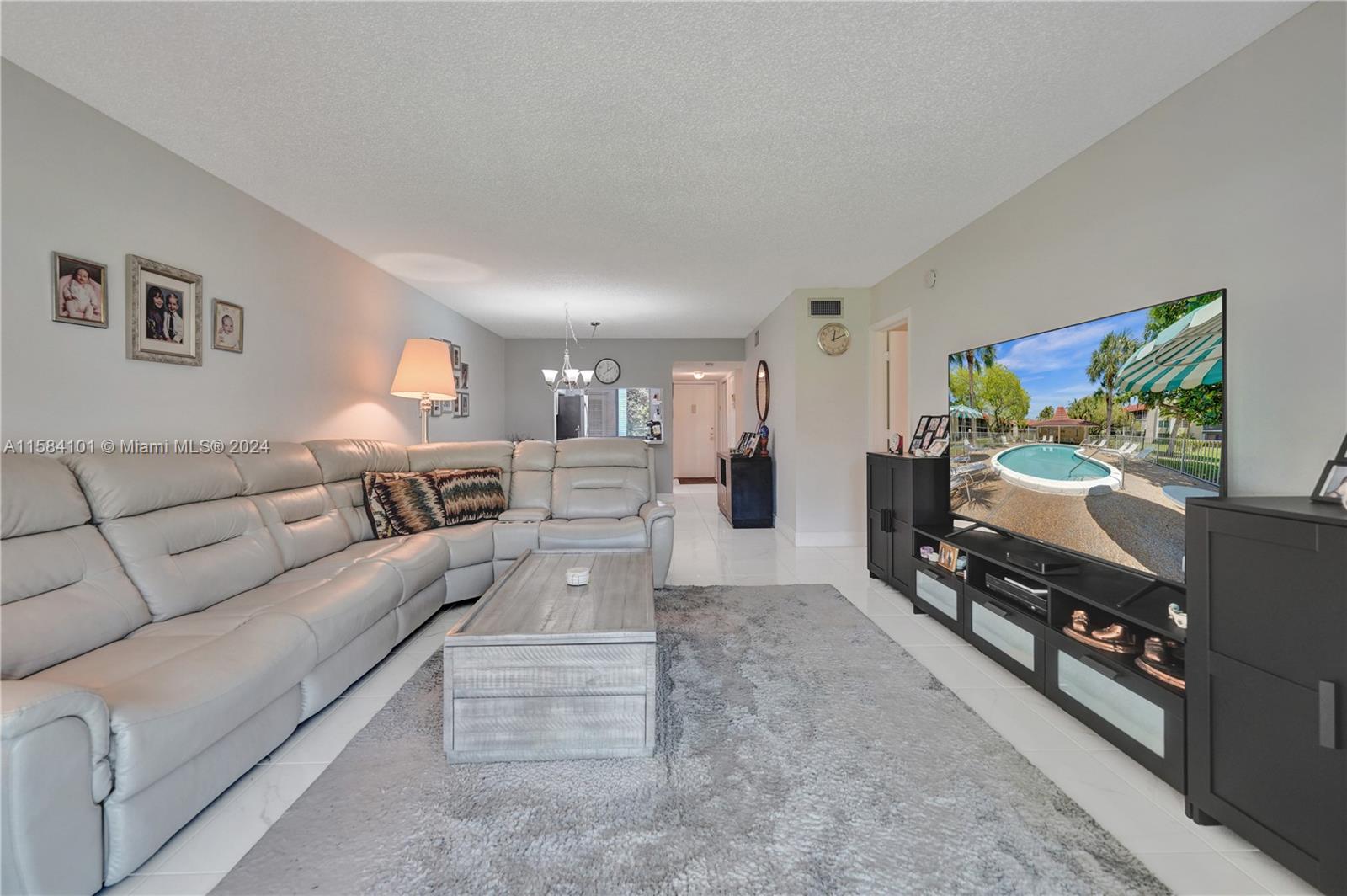 3772 Inverrary Blvd # 107