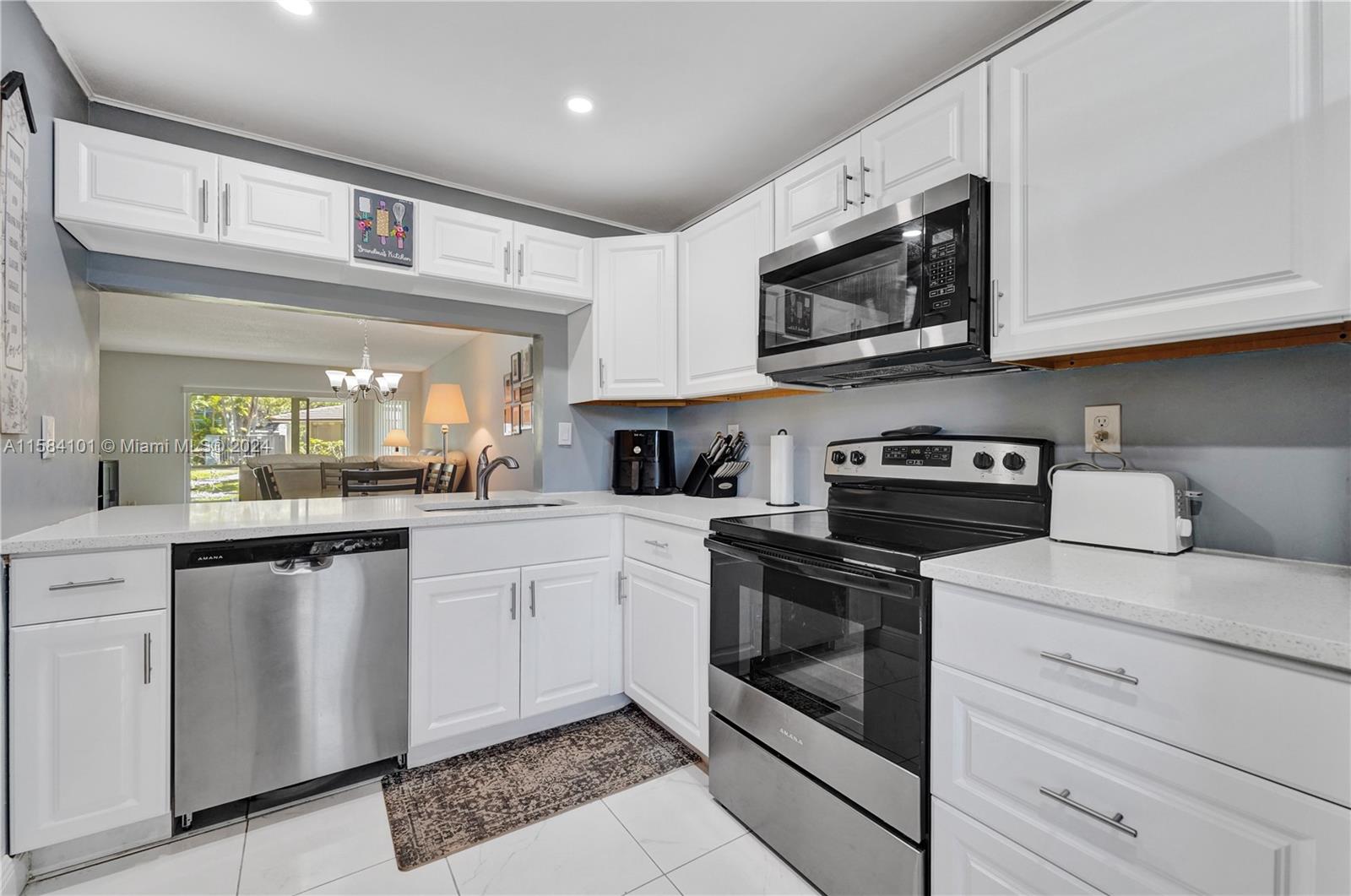 3772 Inverrary Blvd # 107