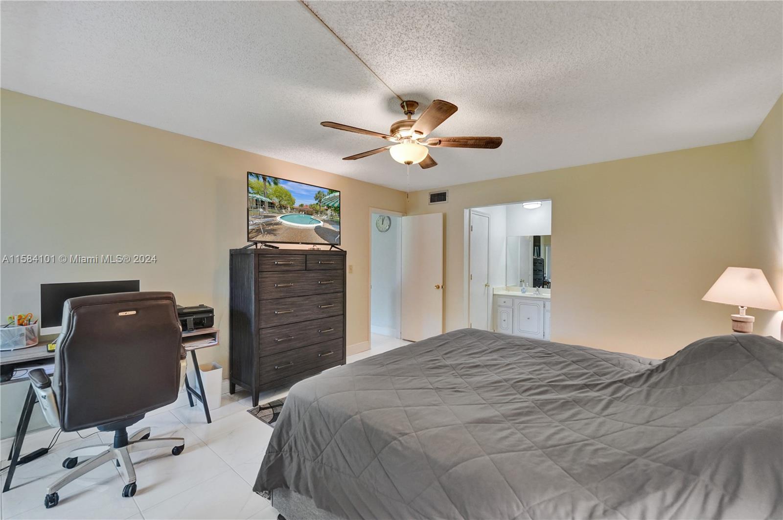 3772 Inverrary Blvd # 107