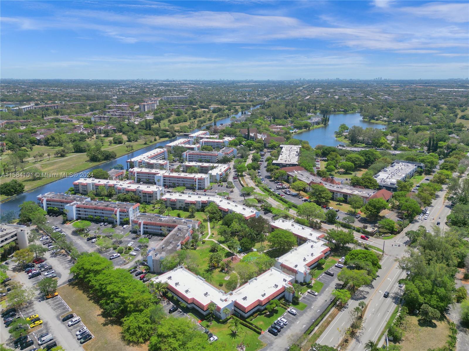 3772 Inverrary Blvd # 107