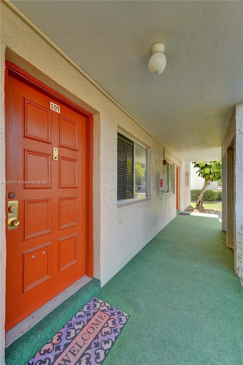 3772 Inverrary Blvd # 107