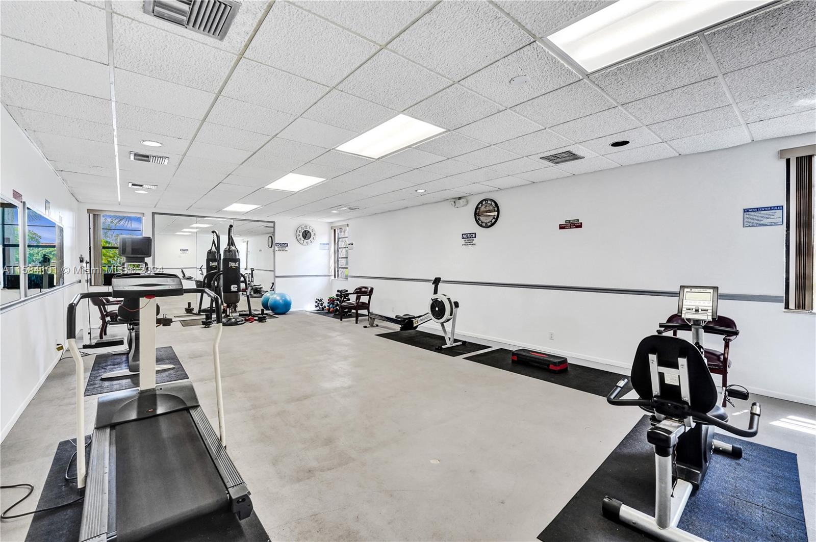 3772 Inverrary Blvd # 107