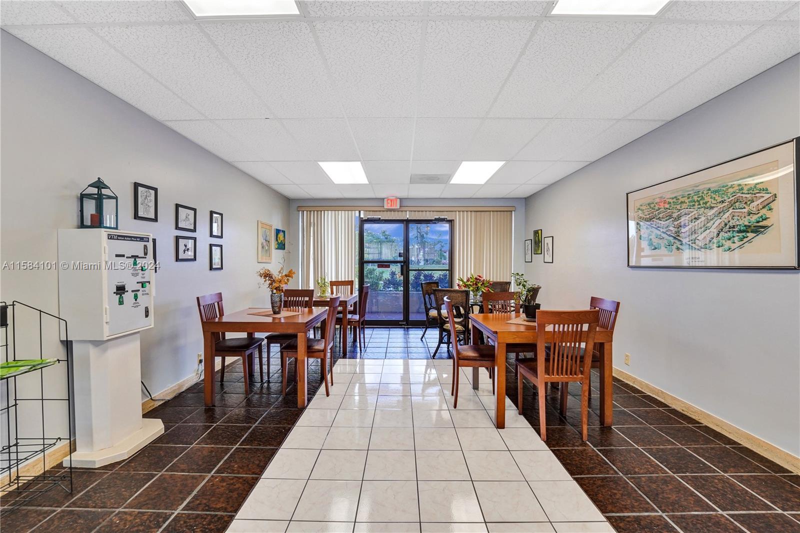3772 Inverrary Blvd # 107