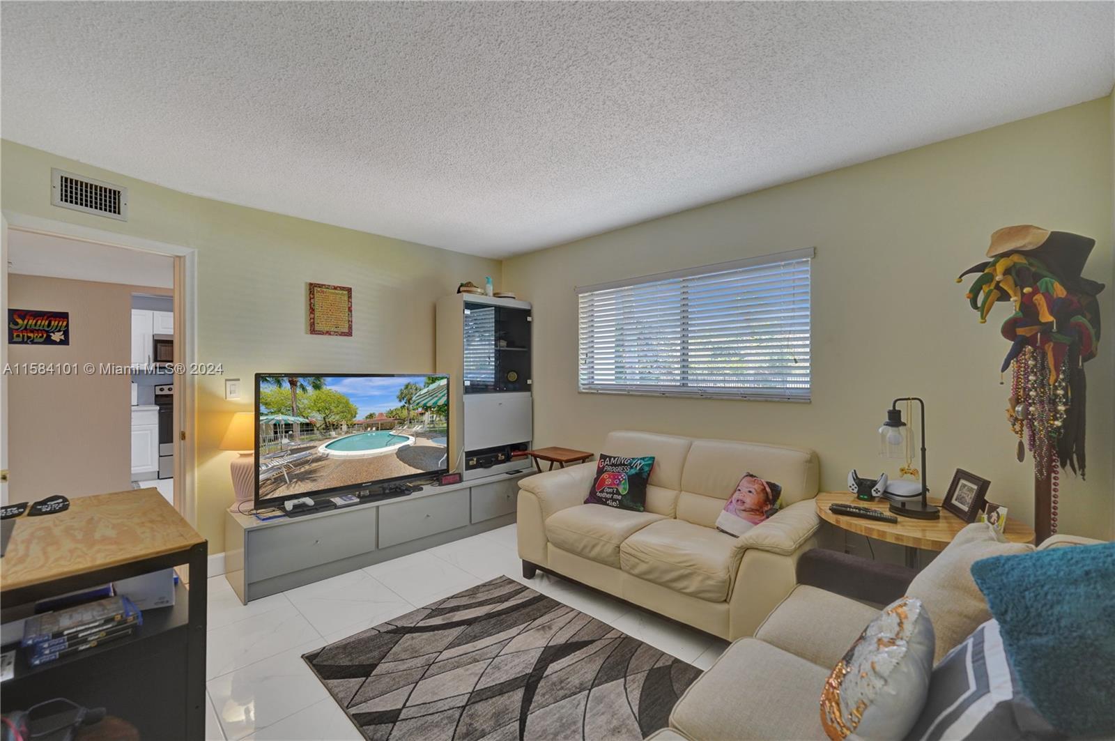 3772 Inverrary Blvd # 107