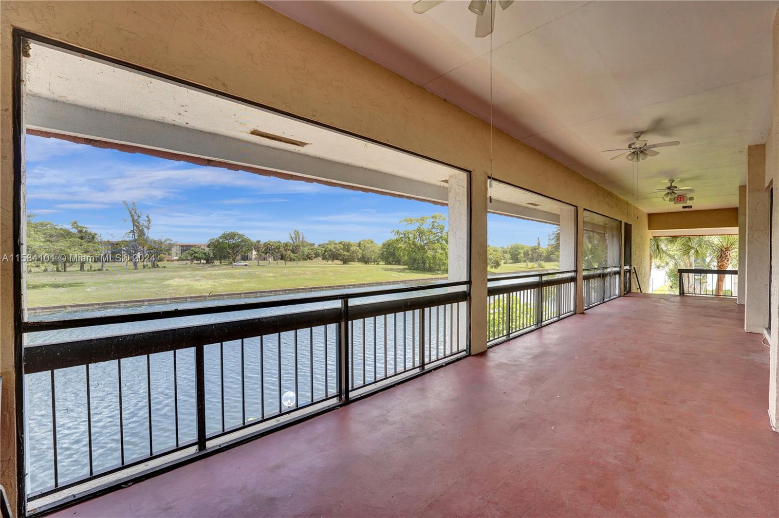 3772 Inverrary Blvd # 107