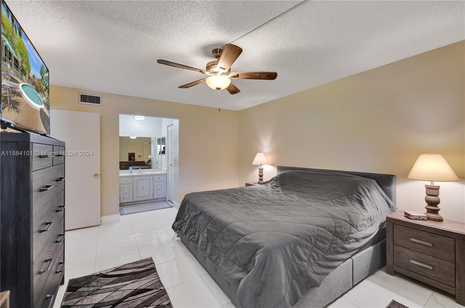 3772 Inverrary Blvd # 107