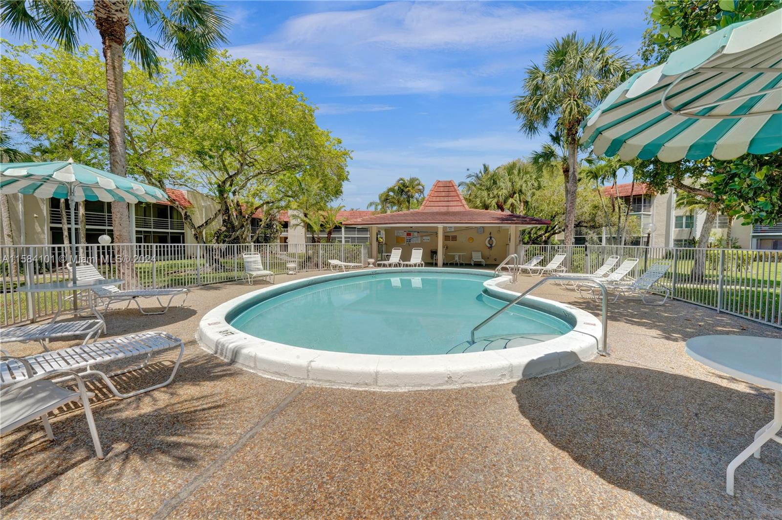 3772 Inverrary Blvd # 107