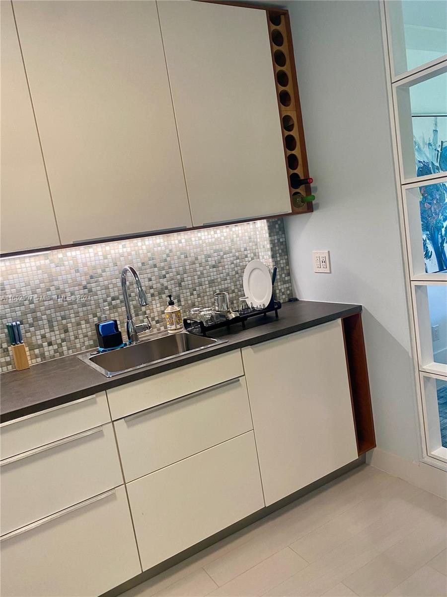 2800 N Palm Aire Dr # 205