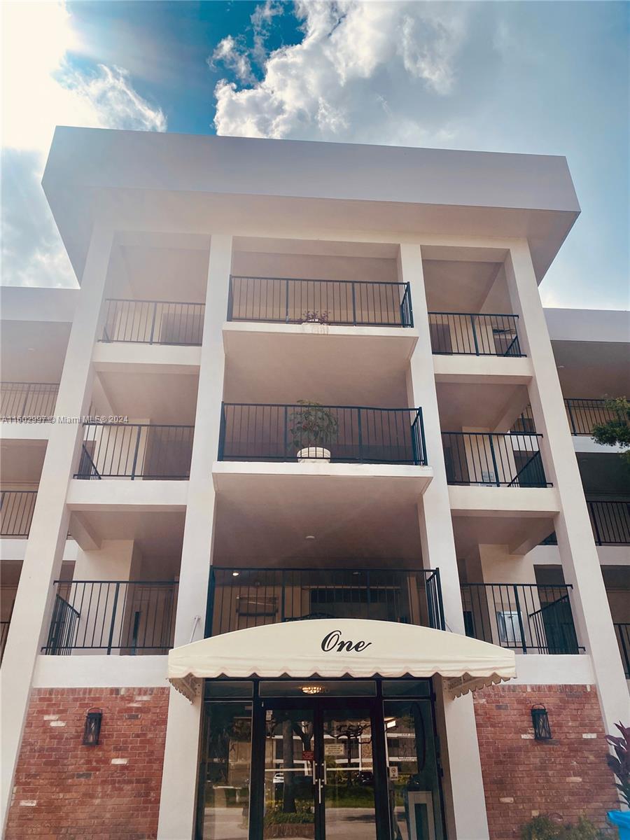 2800 N Palm Aire Dr # 205
