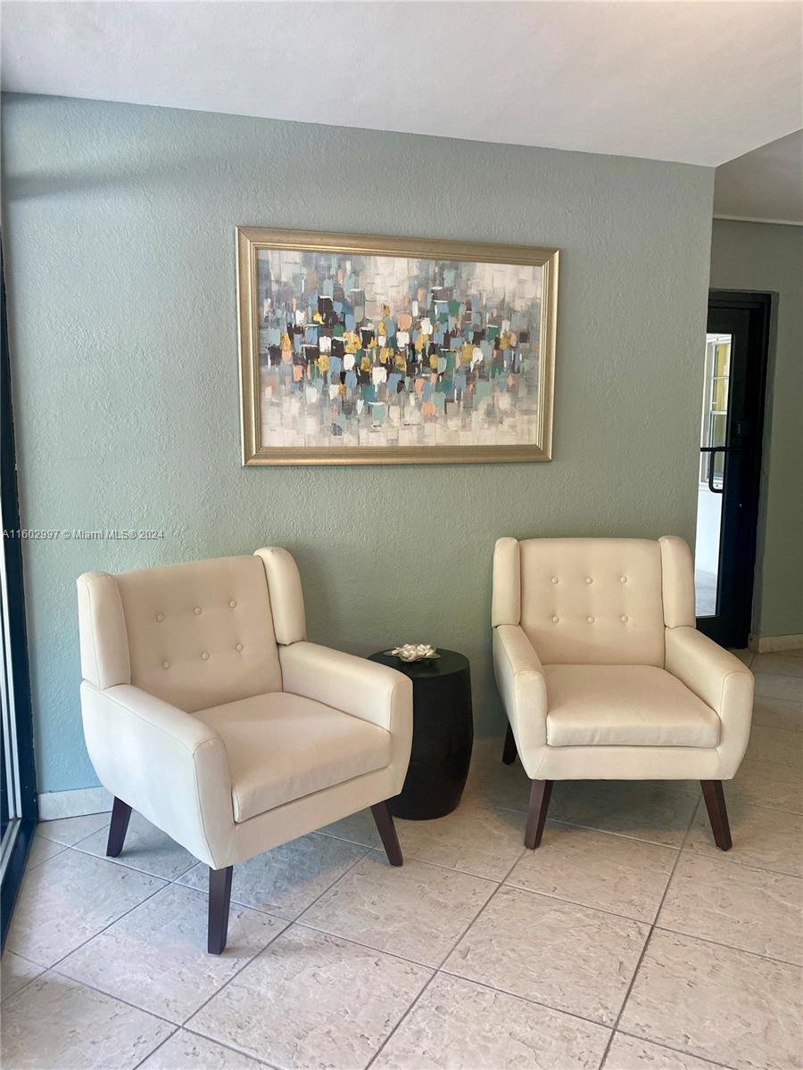 2800 N Palm Aire Dr # 205