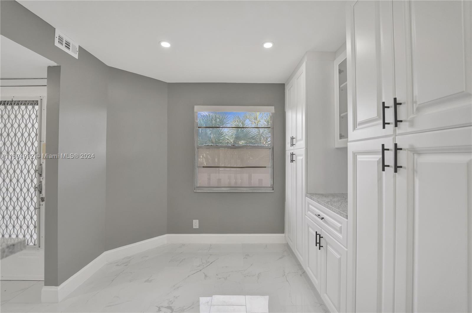 1802 Eleuthera Pt # E3