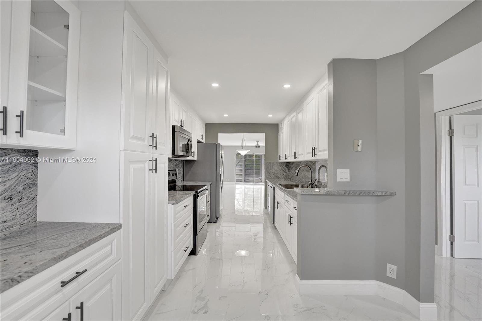 1802 Eleuthera Pt # E3