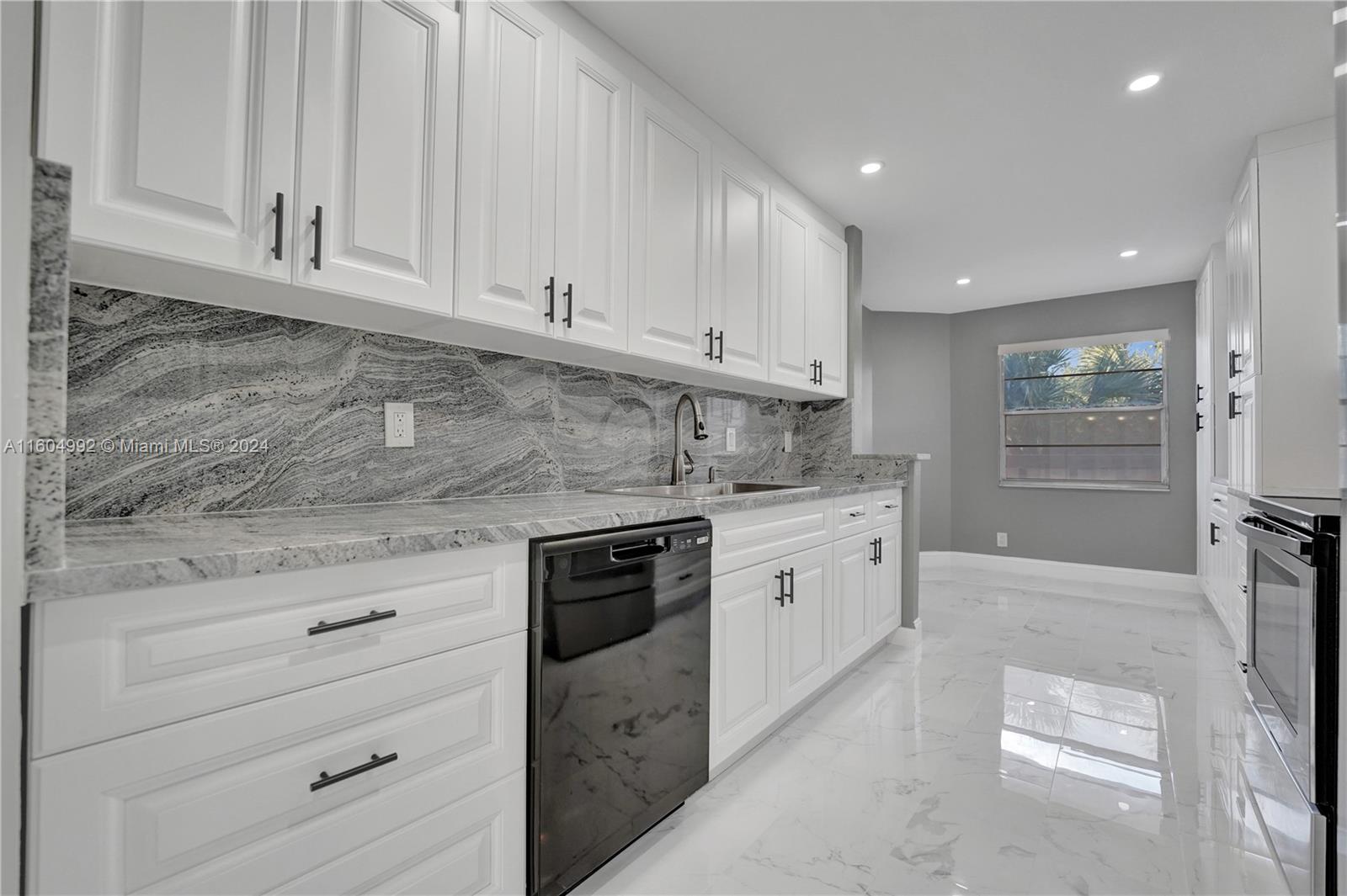 1802 Eleuthera Pt # E3