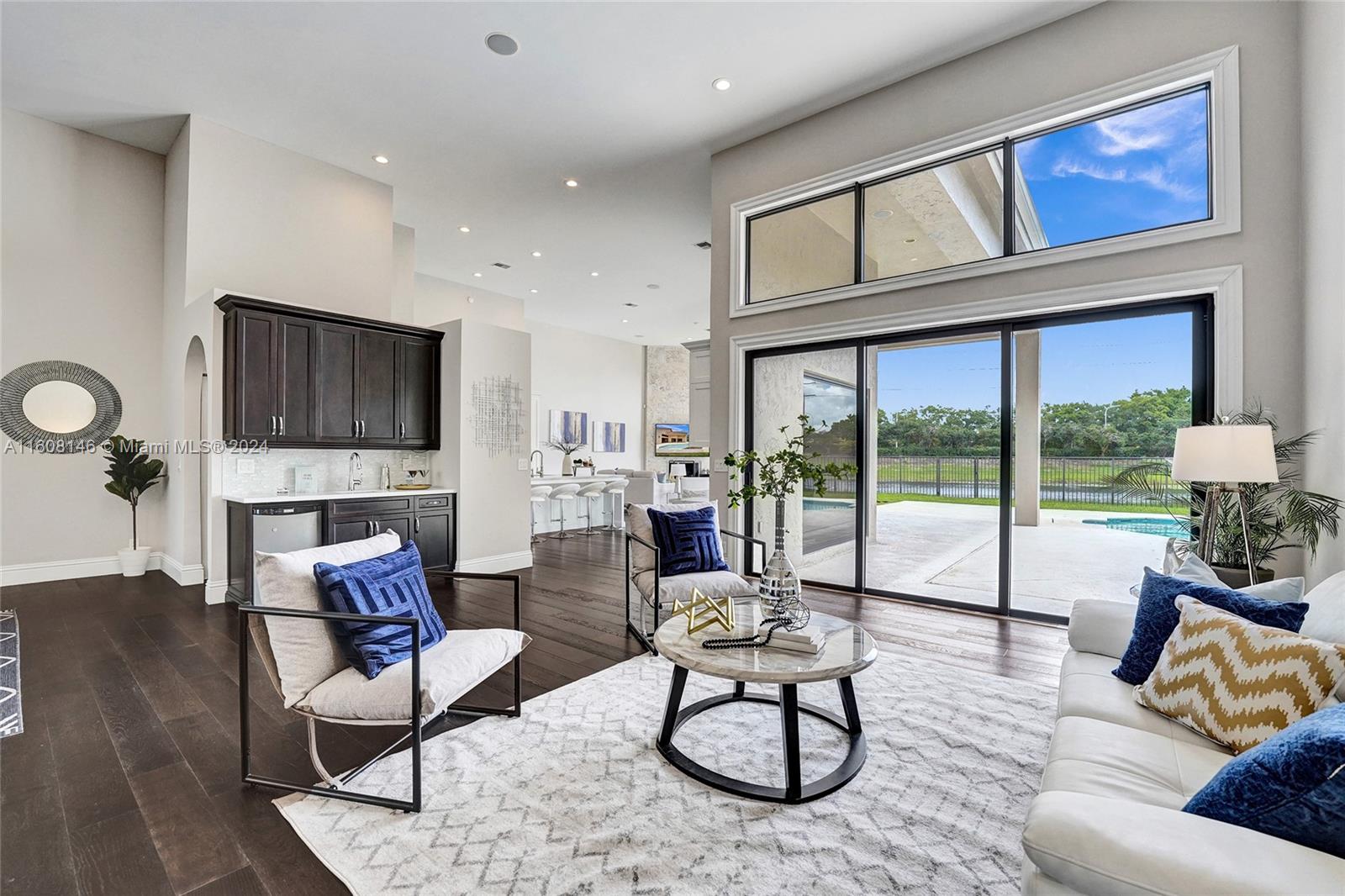 400 Alexandra Cir