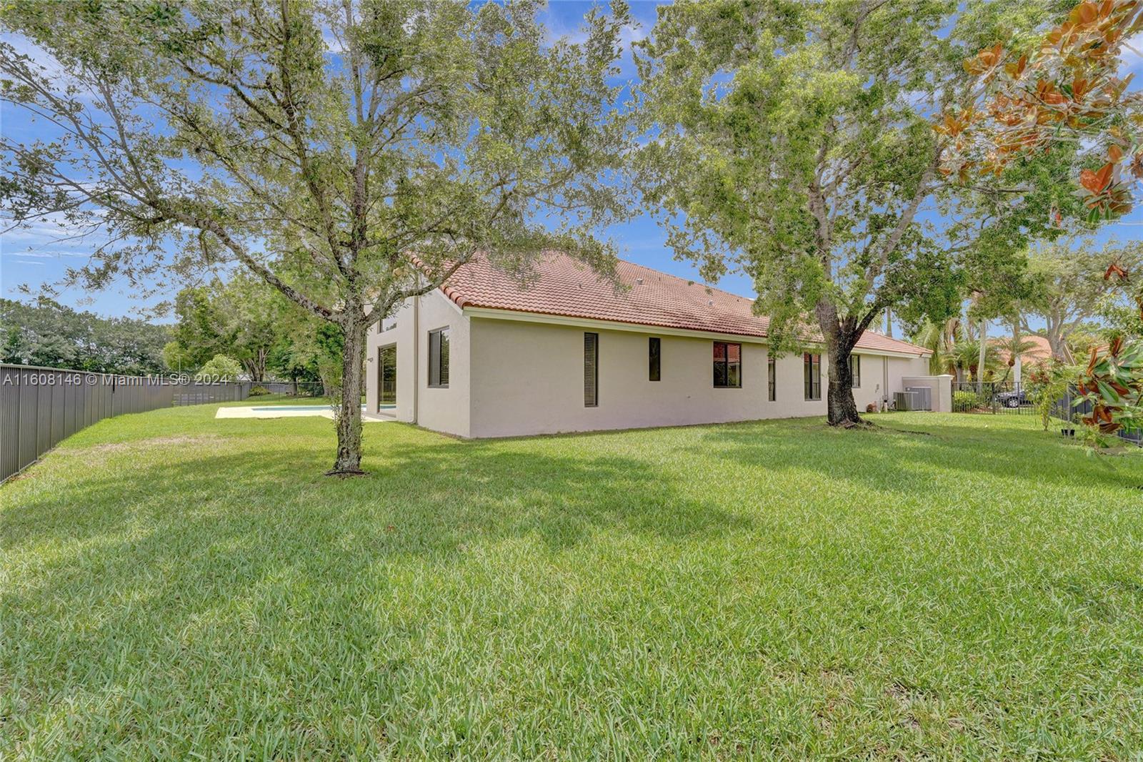 400 Alexandra Cir