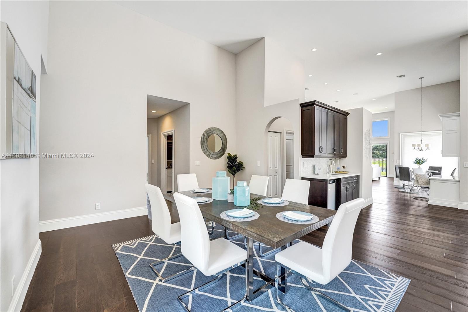 400 Alexandra Cir