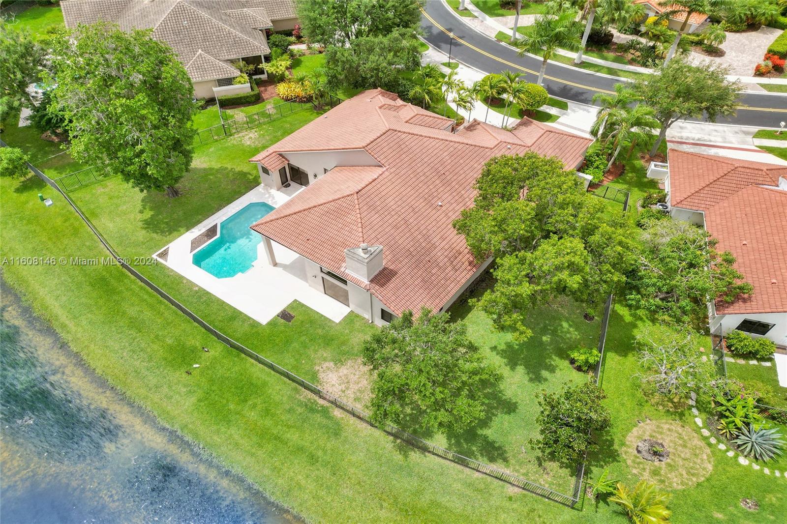 400 Alexandra Cir
