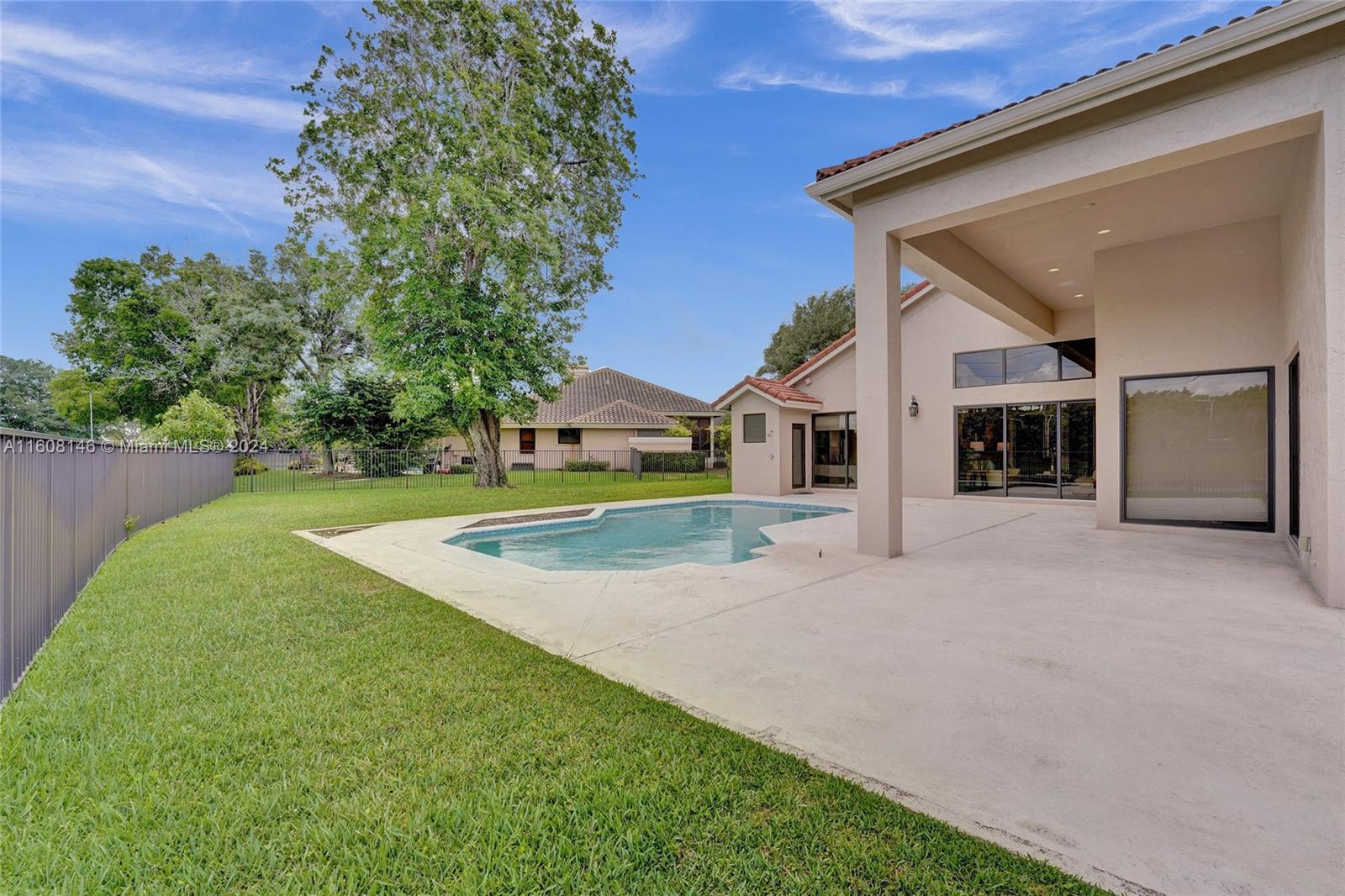 400 Alexandra Cir