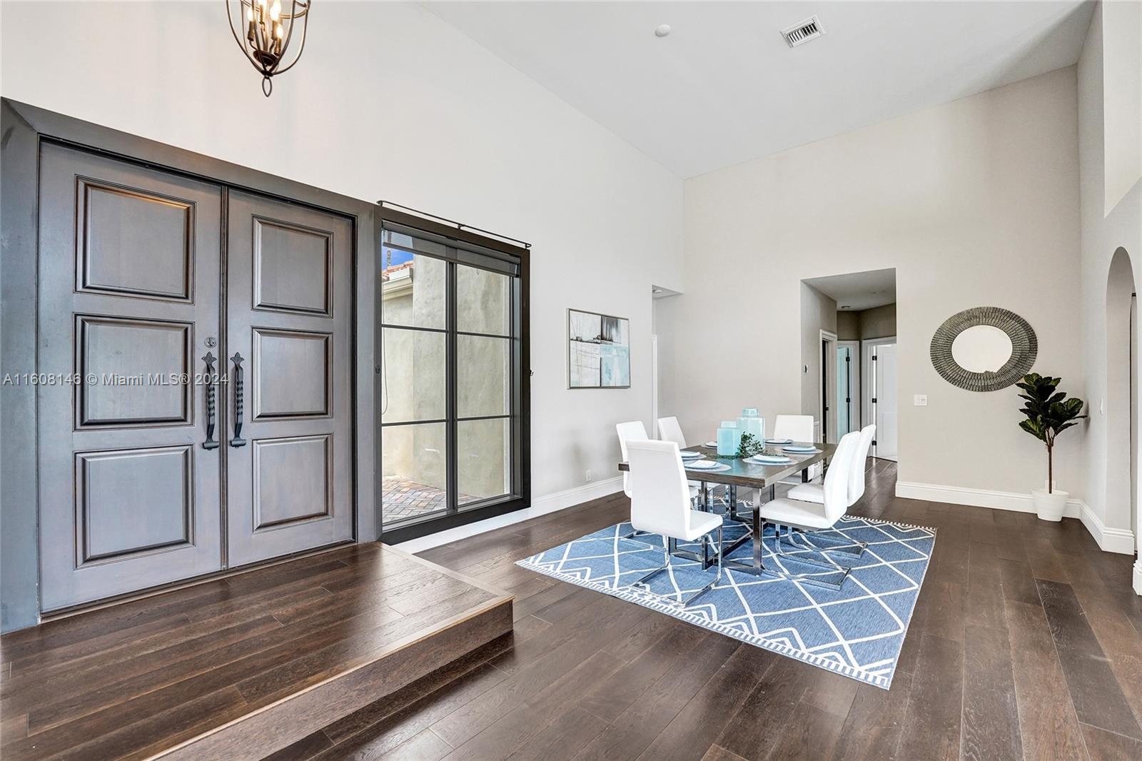400 Alexandra Cir