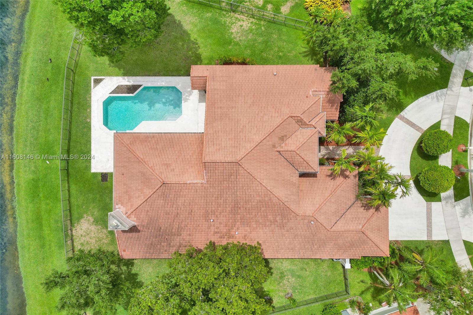 400 Alexandra Cir