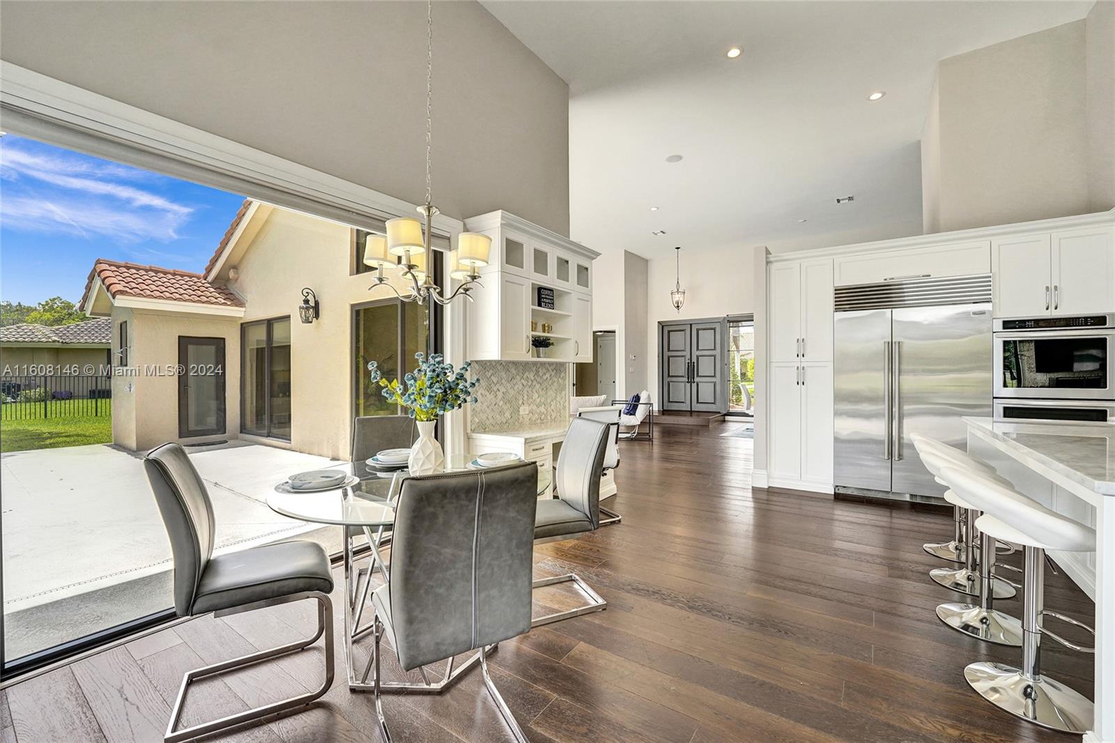 400 Alexandra Cir