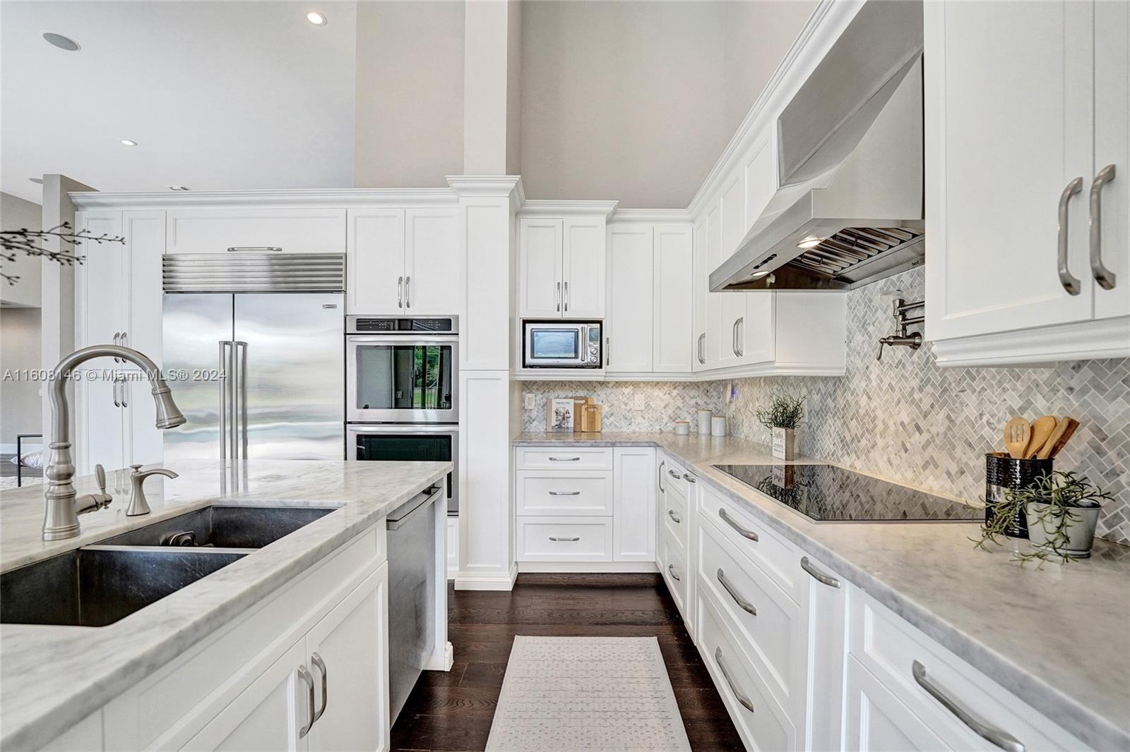 400 Alexandra Cir