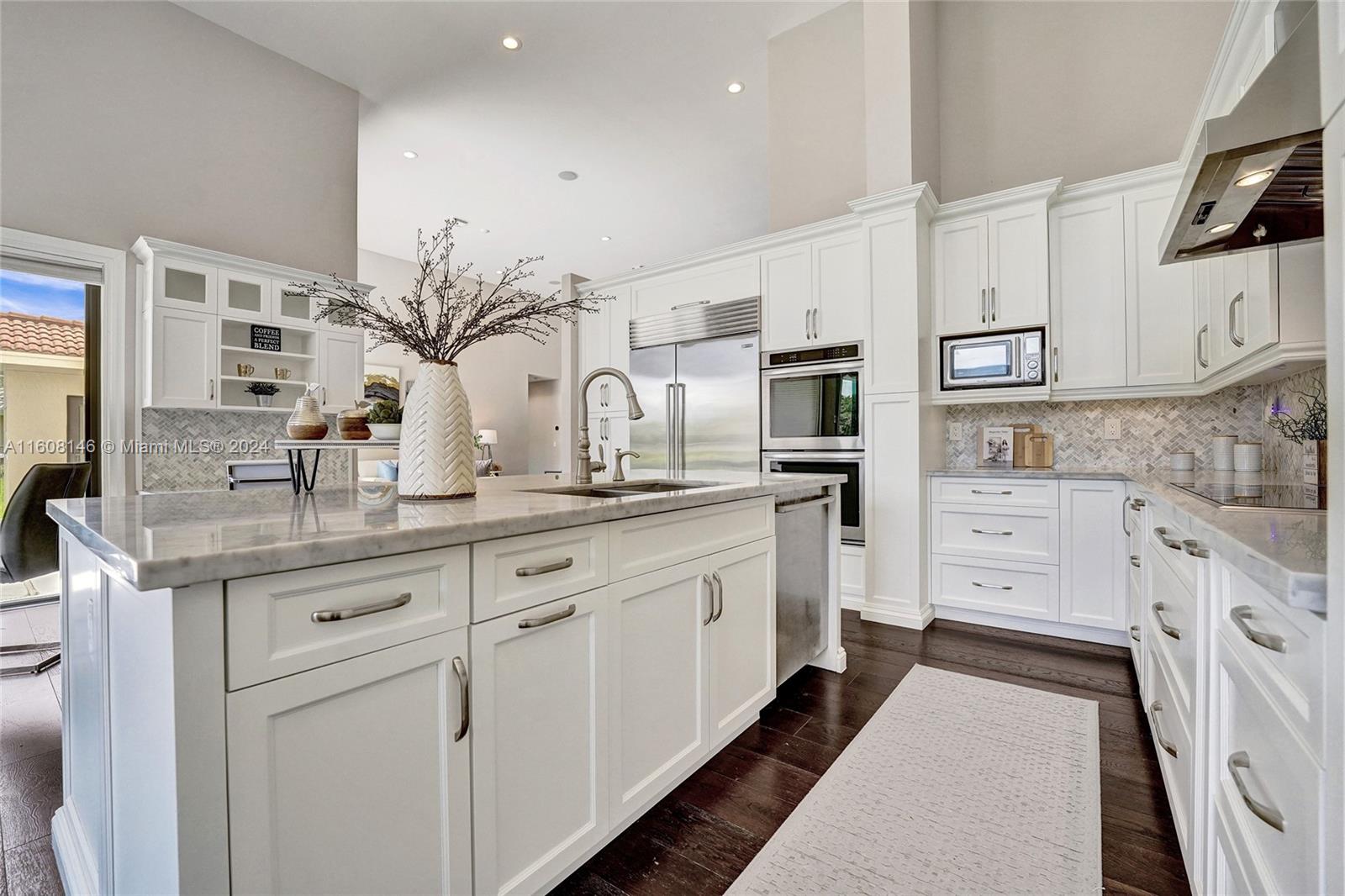 400 Alexandra Cir