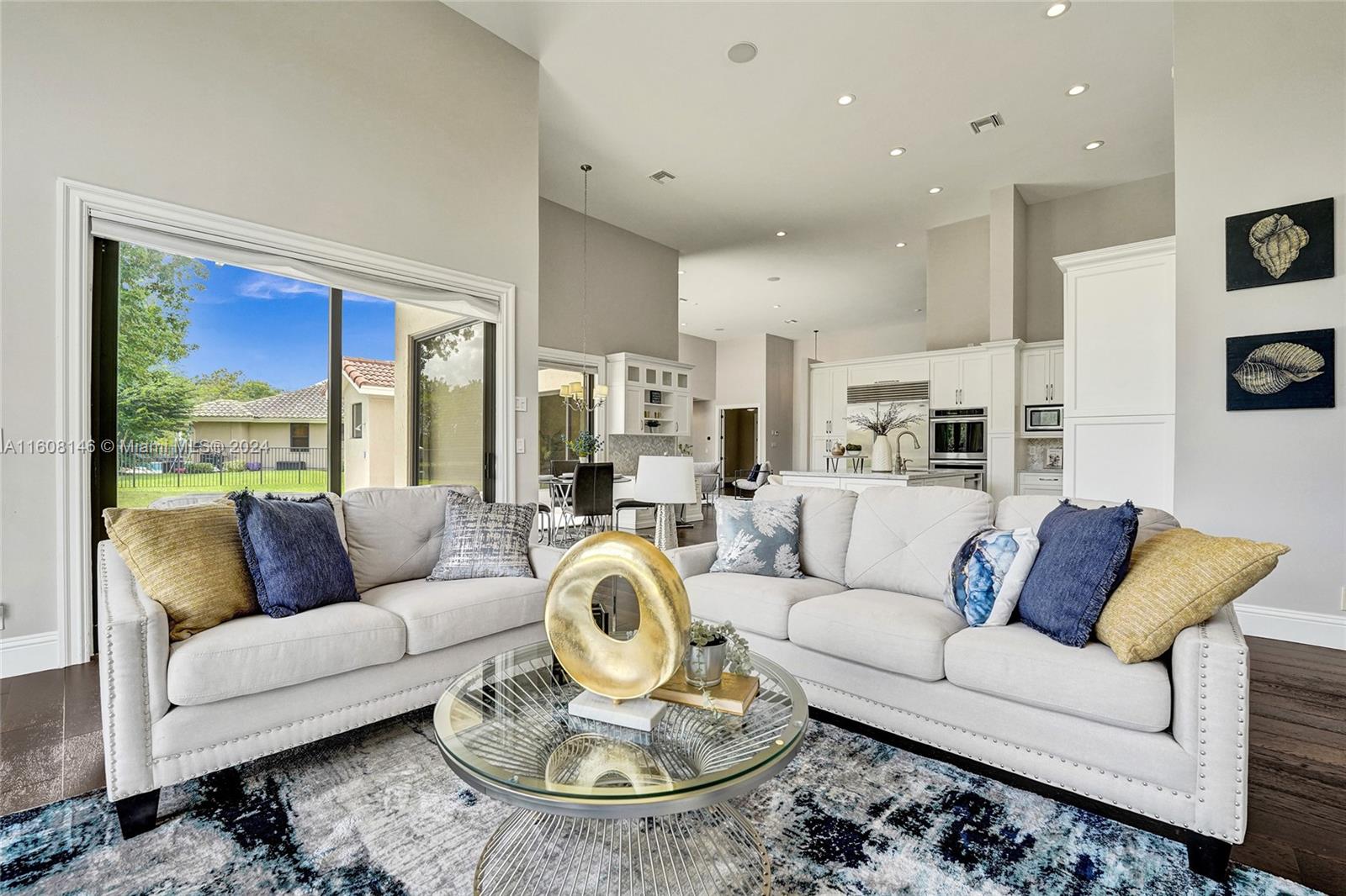 400 Alexandra Cir