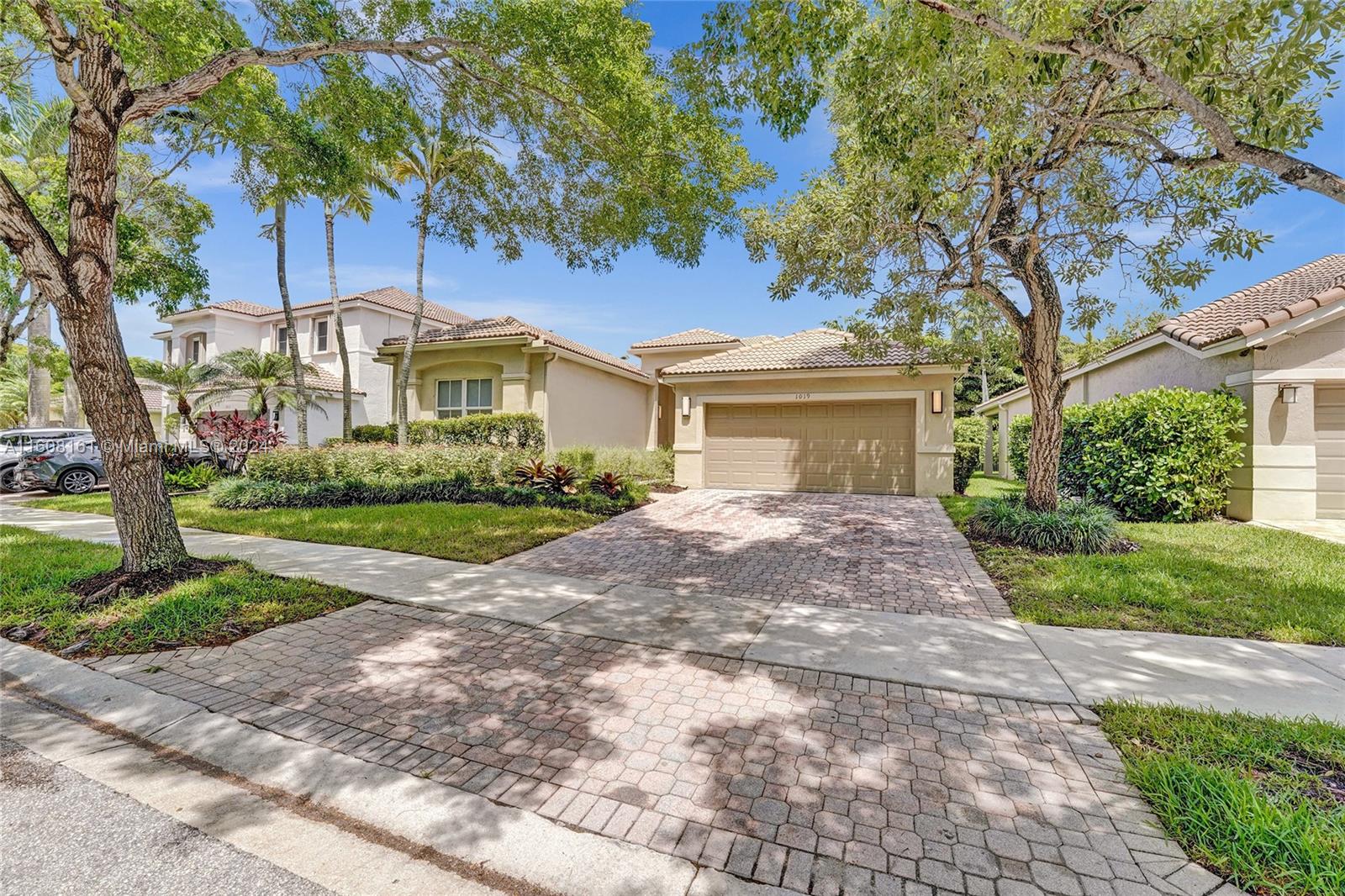 1019 Nandina Dr