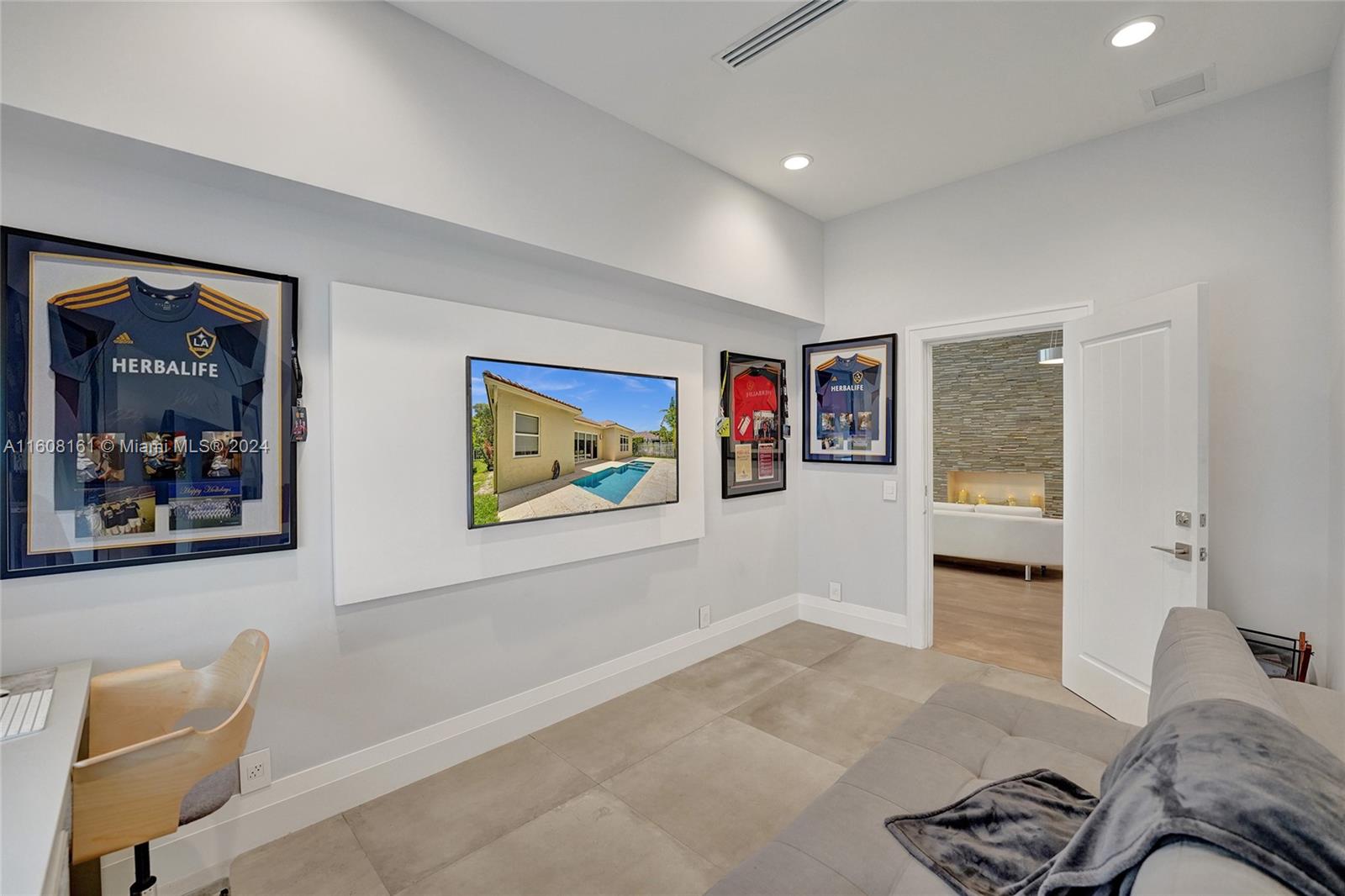 1019 Nandina Dr