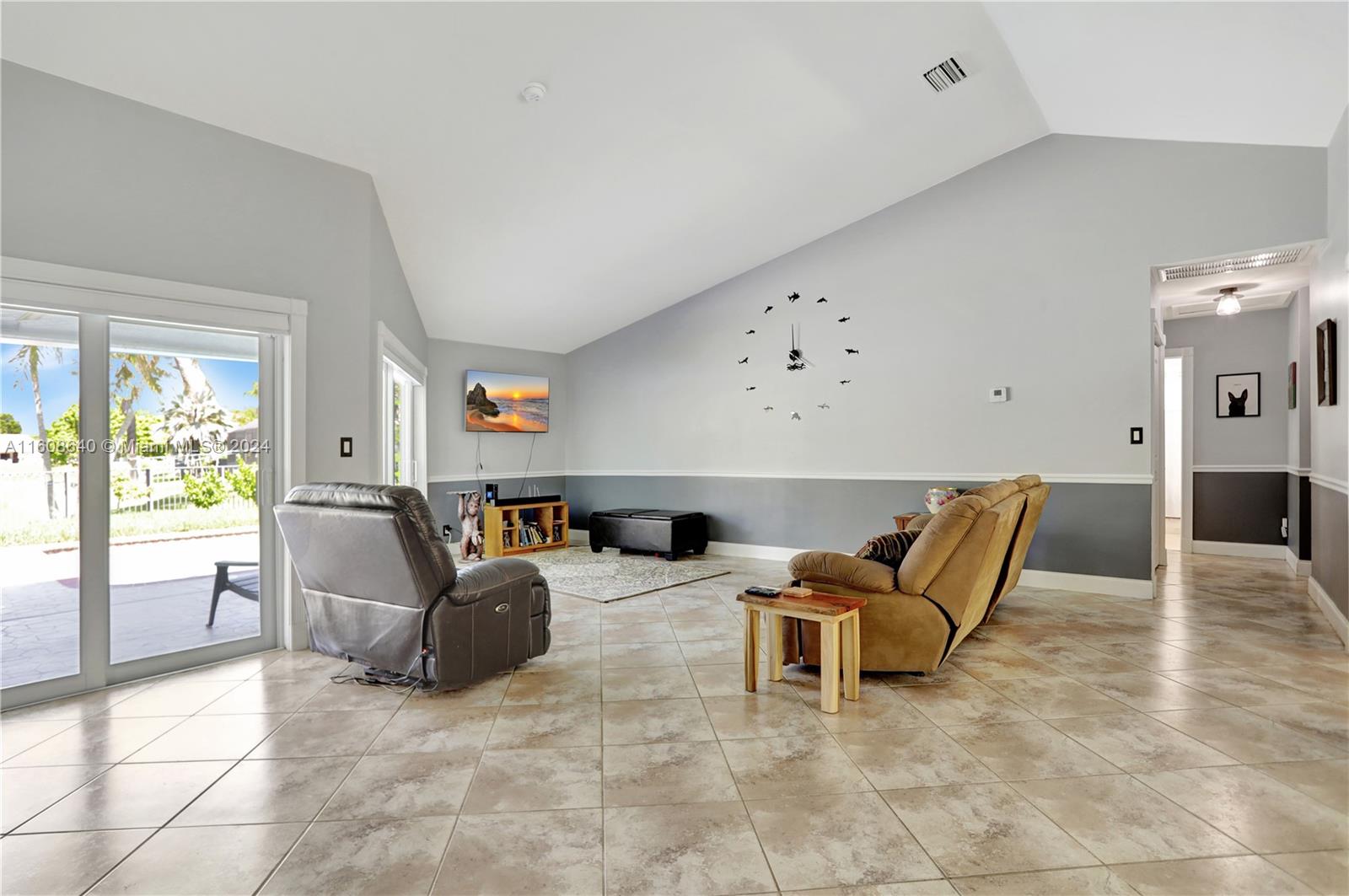 585 NW 113th Ter