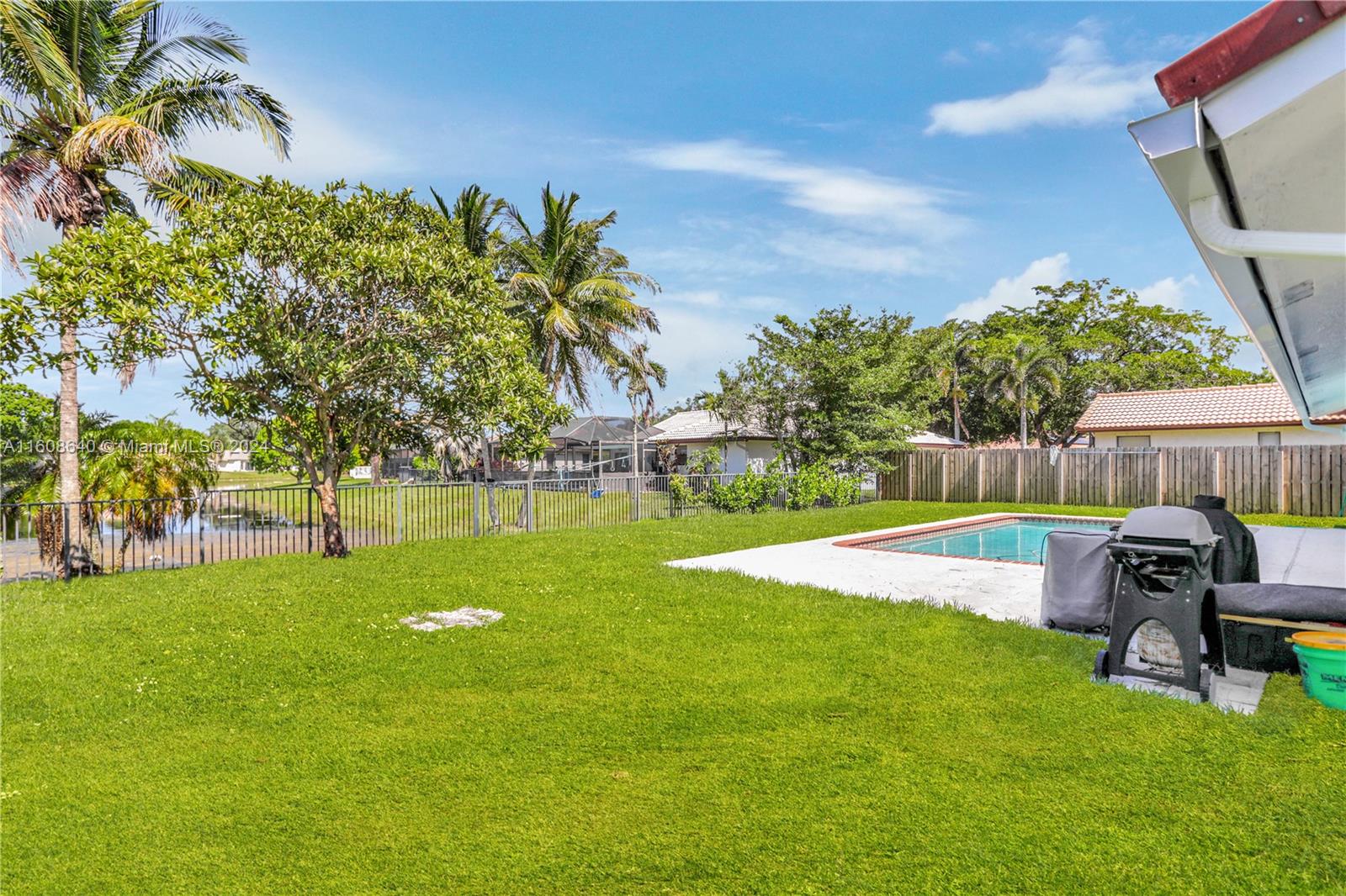 585 NW 113th Ter