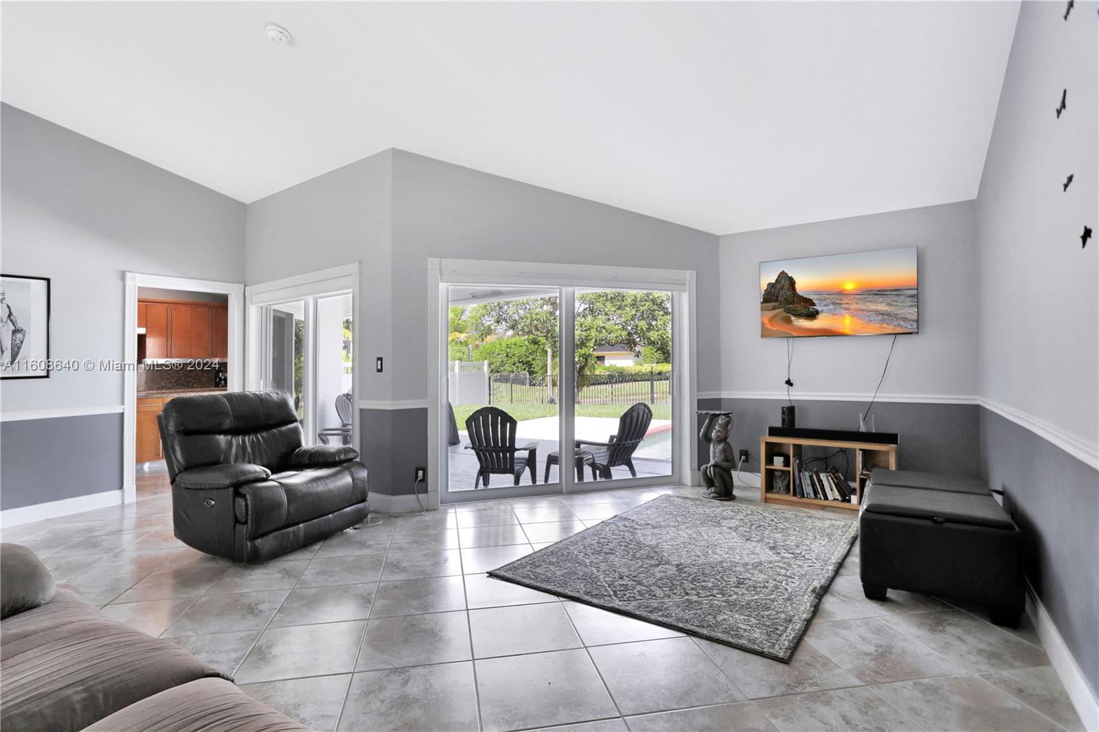 585 NW 113th Ter