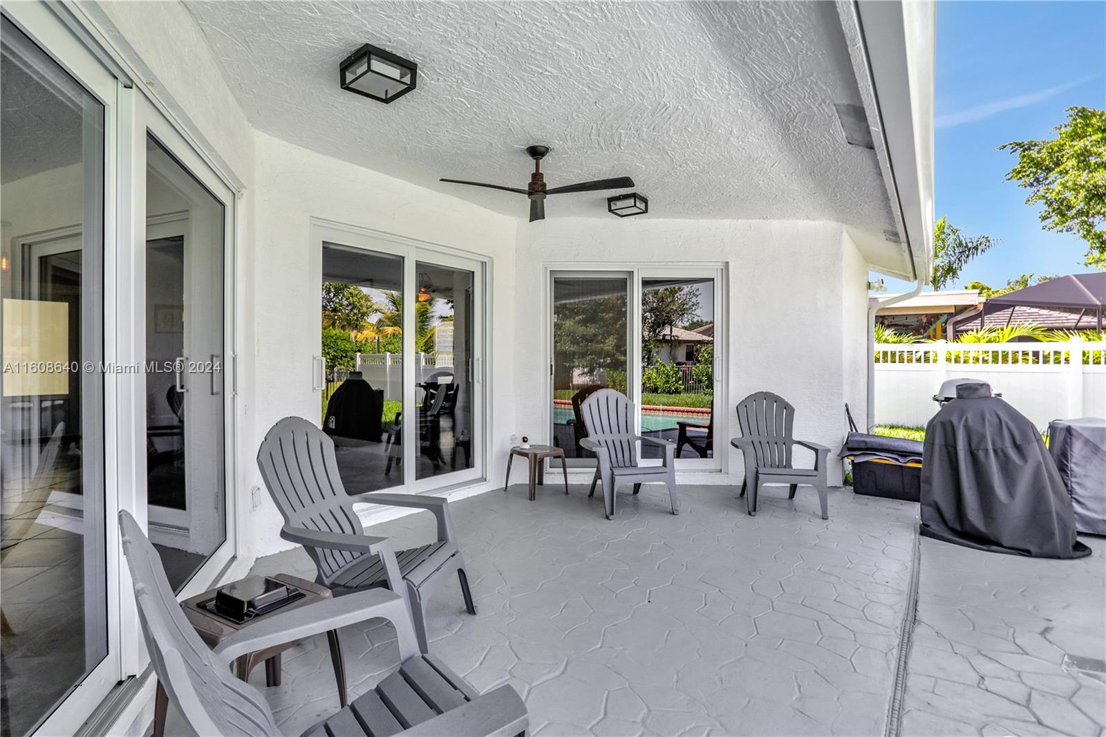585 NW 113th Ter